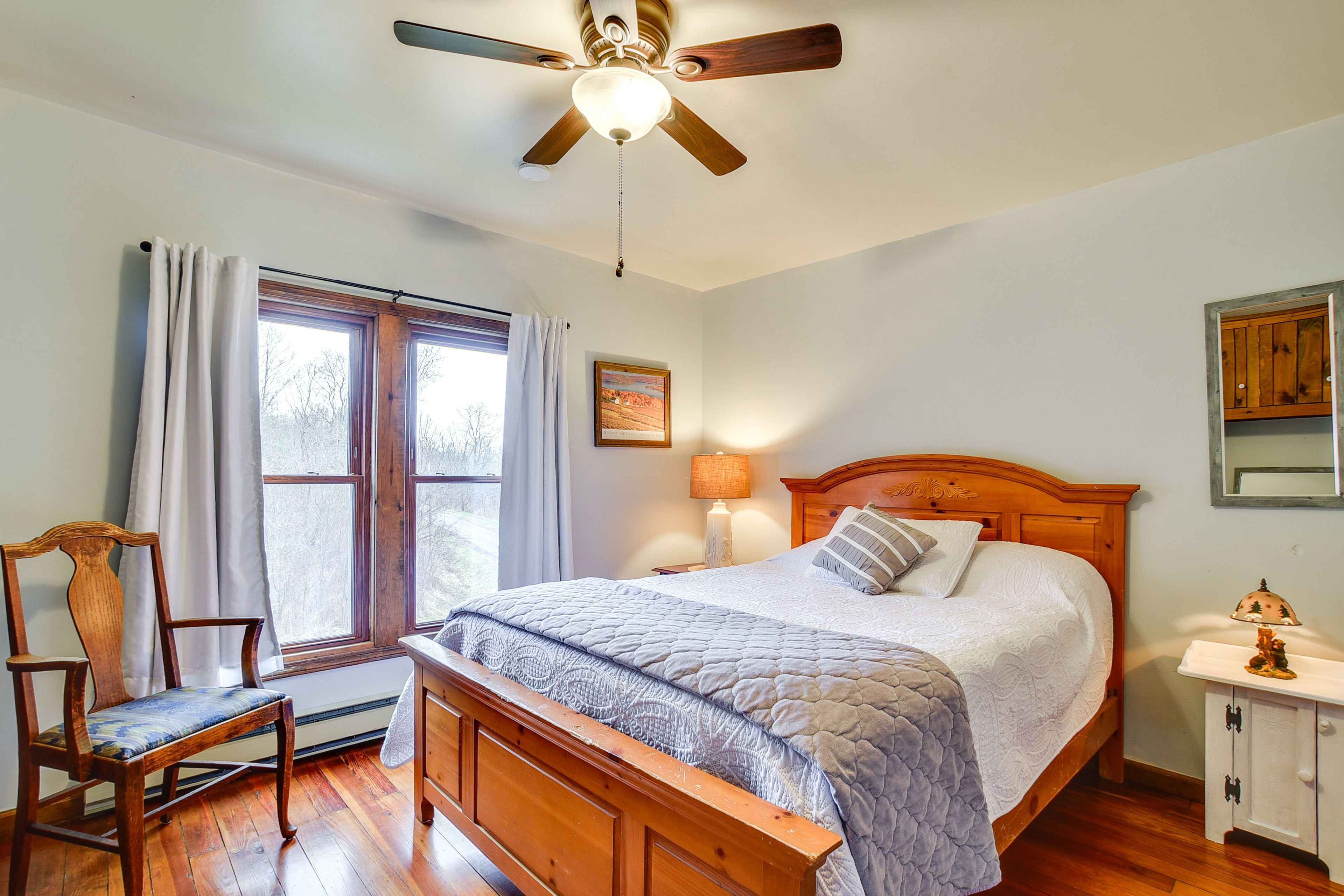Bedroom 2 | Queen Bed