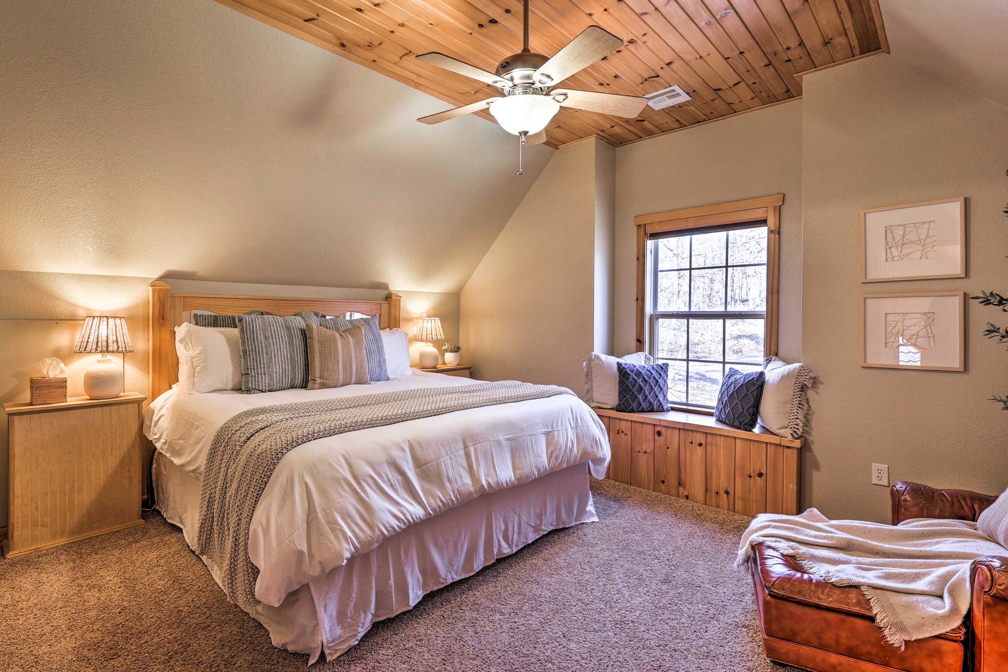 Bedroom 1 | King Bed | En-Suite Bathroom