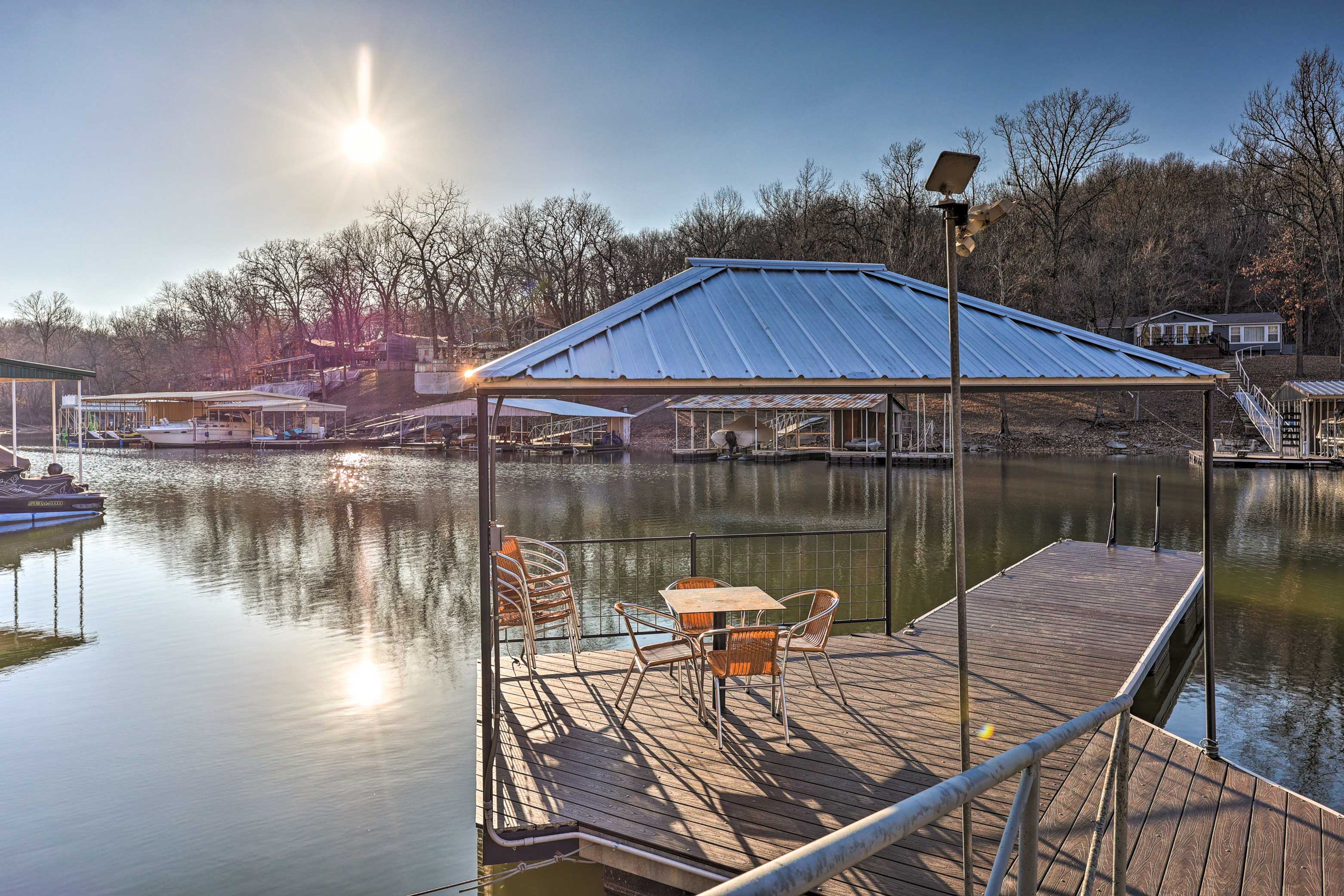 Lake Access | Dock | 2 Kayaks Provided