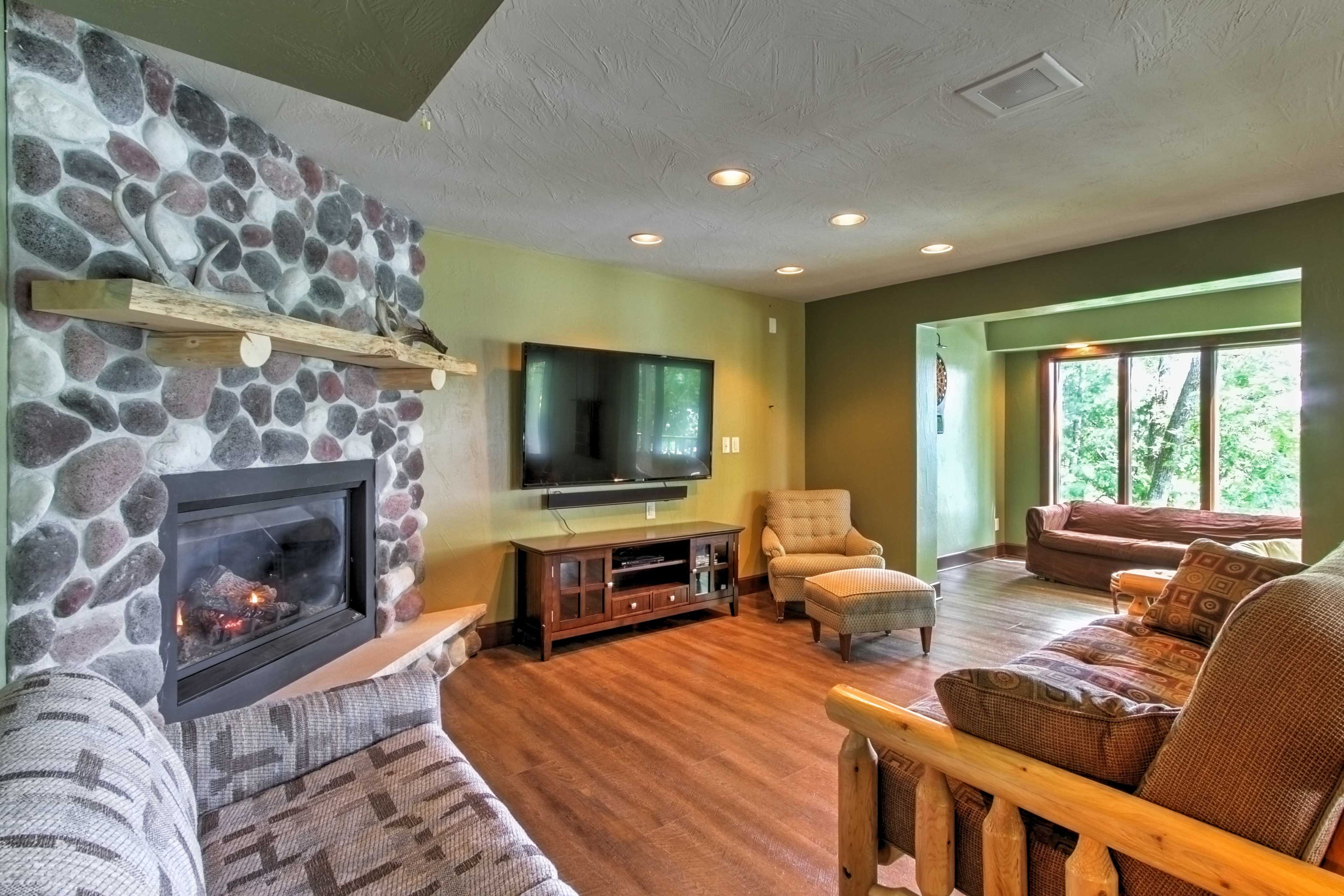 Family Room | Full Futon | 65-Inch Smart TV