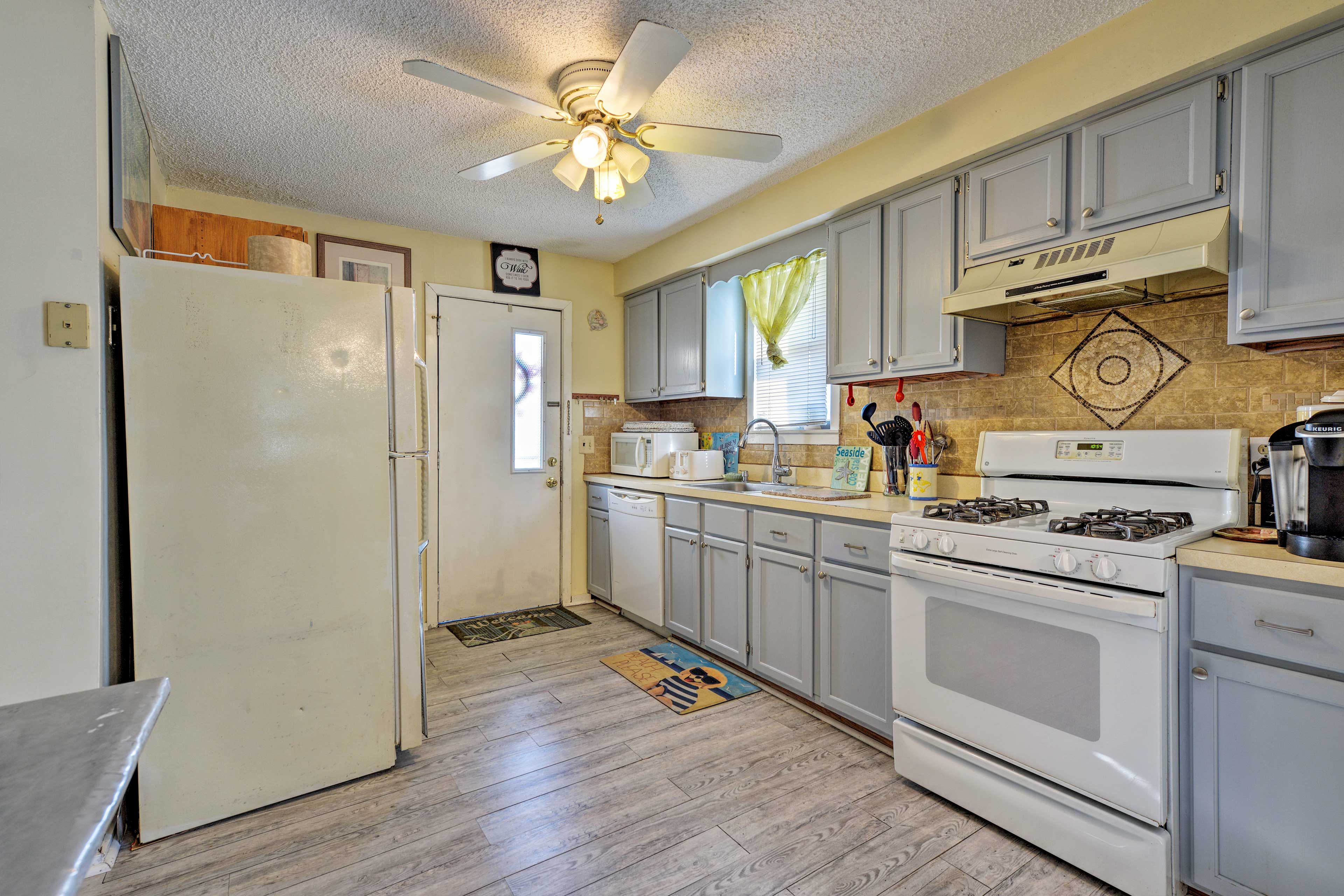 Prepare a seaside feast in the fully equipped kitchen.