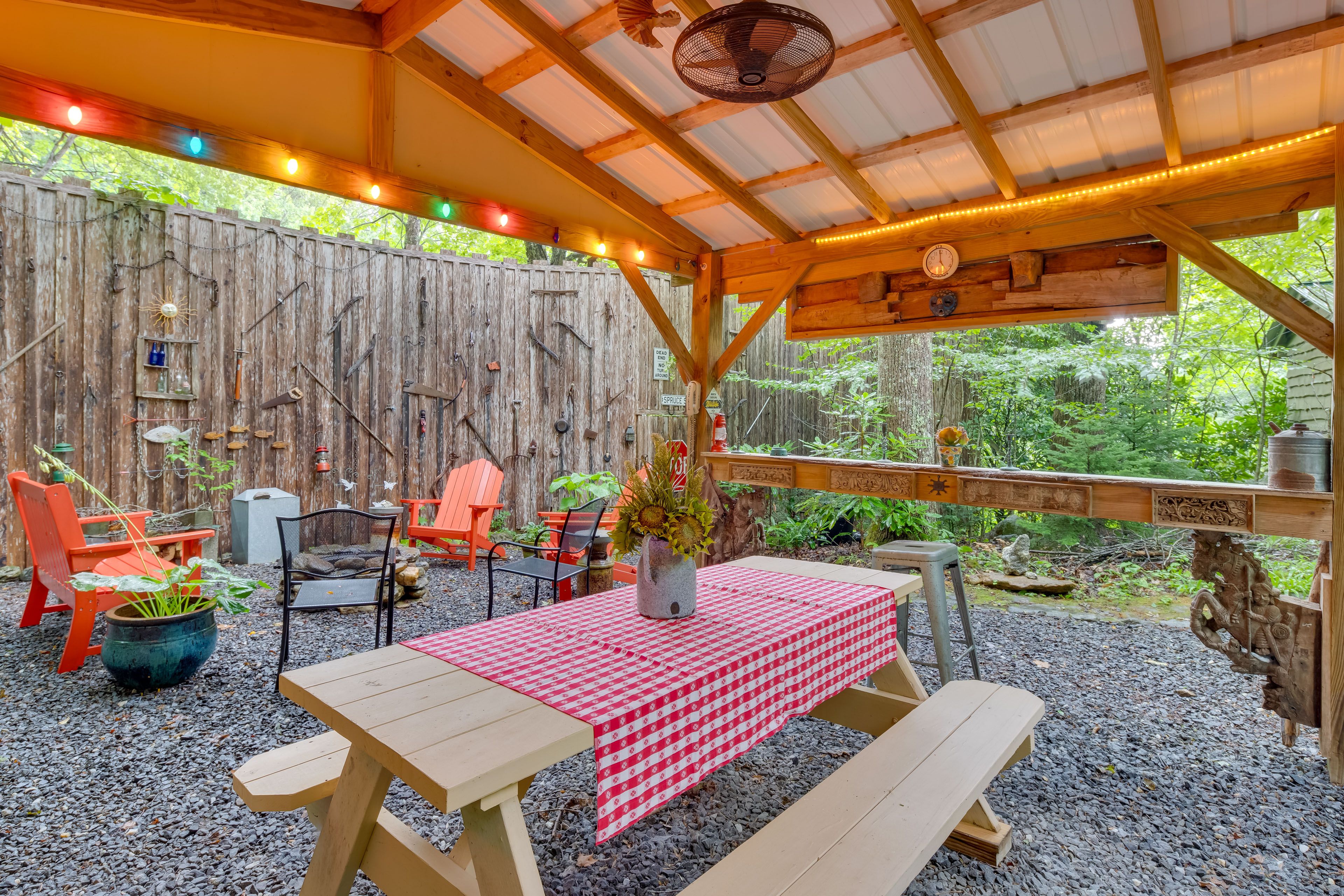 Private Yard | Covered Outdoor Dining | Fire Pit | Gas Grill
