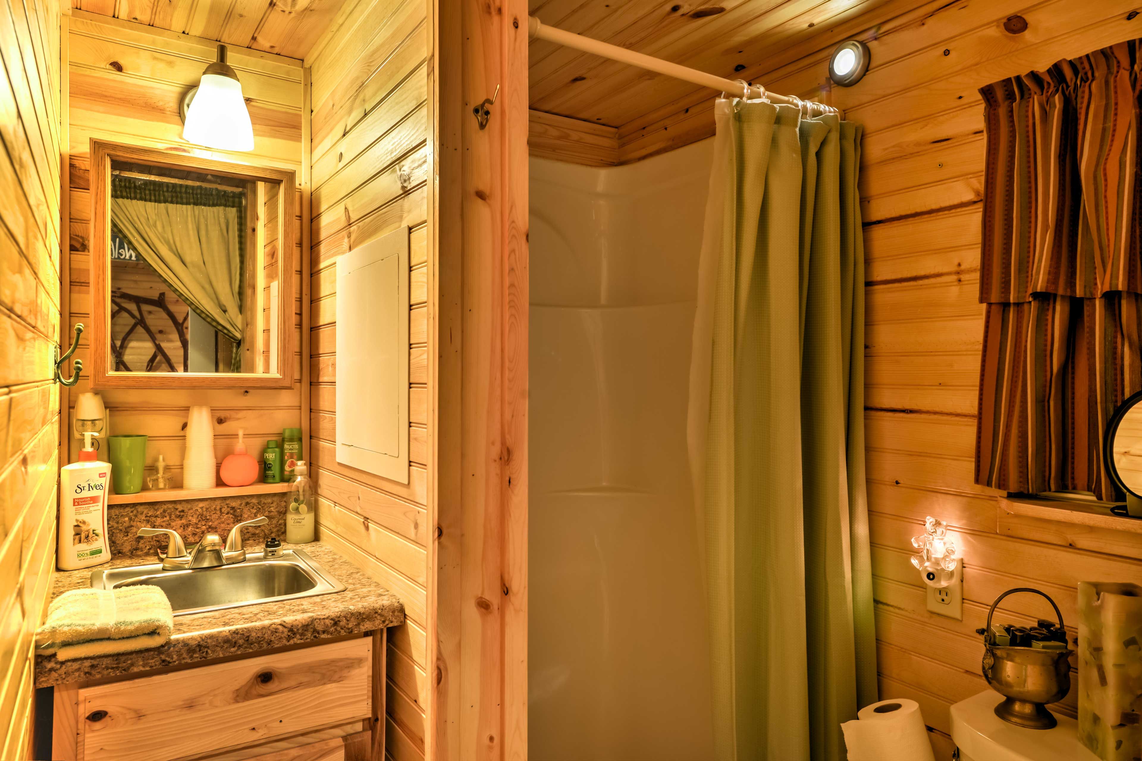 Full Bathroom | Toiletries Provided | Towels Provided