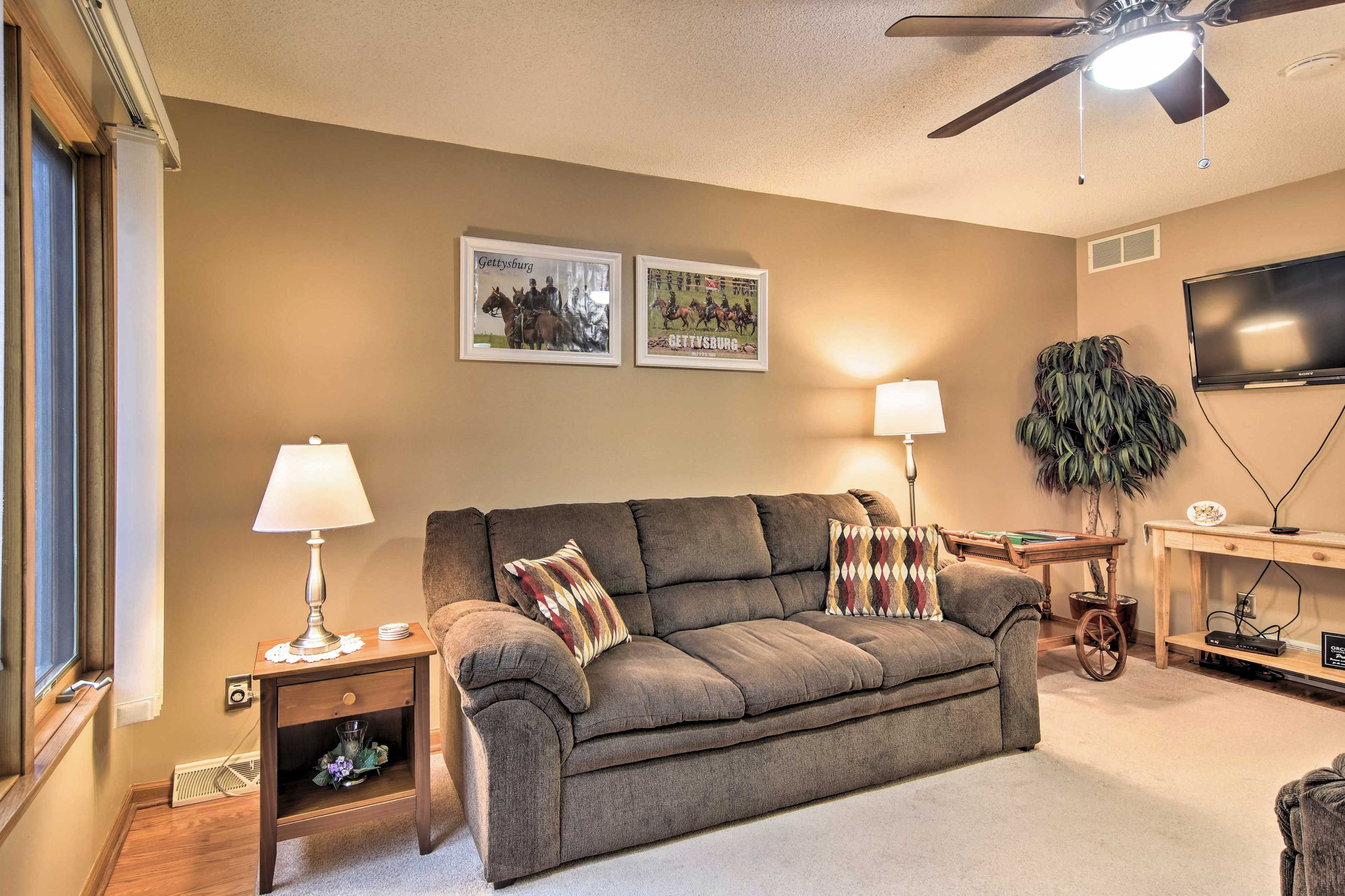 Living Room | Flat-Screen TV