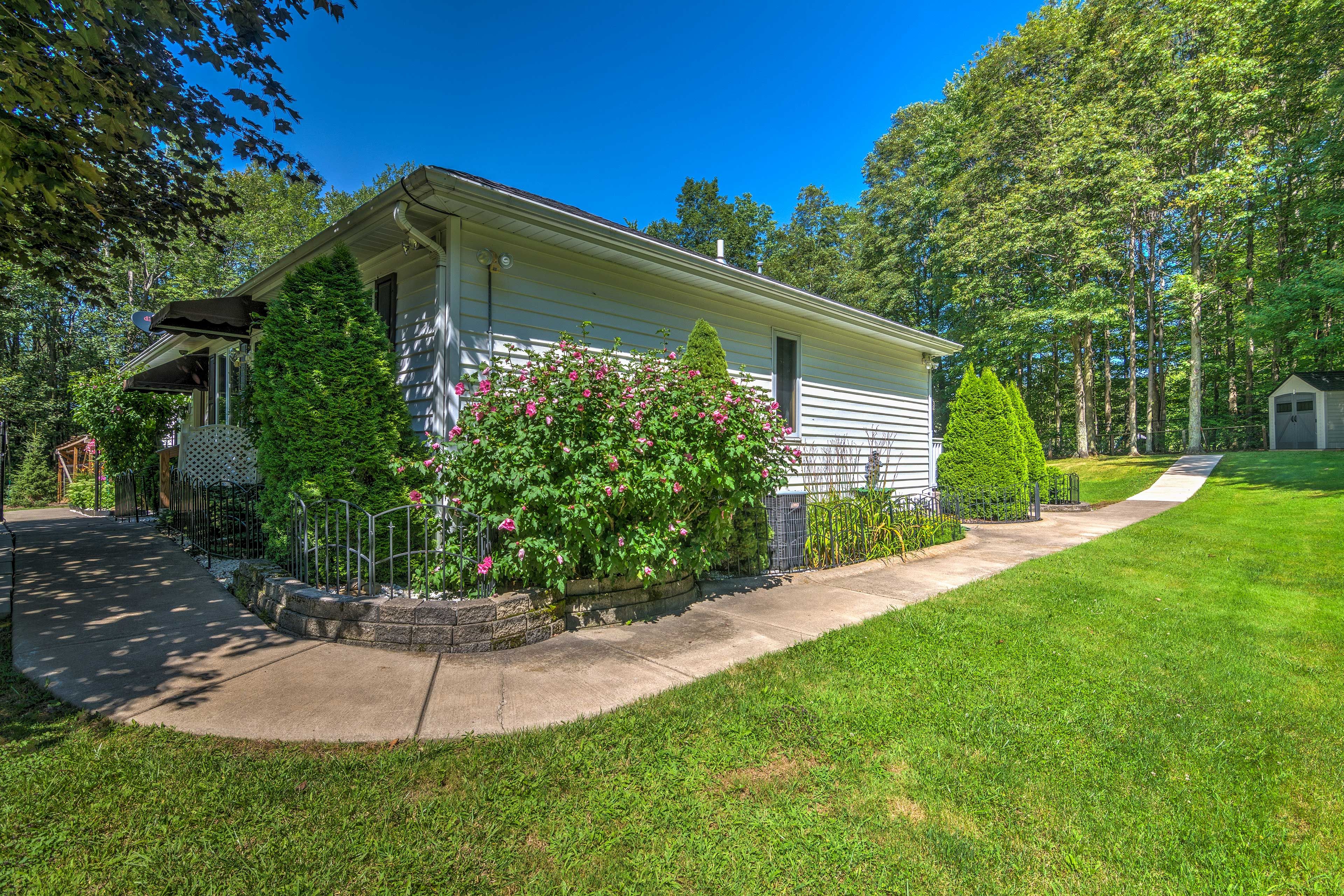 Property Exterior & Yard
