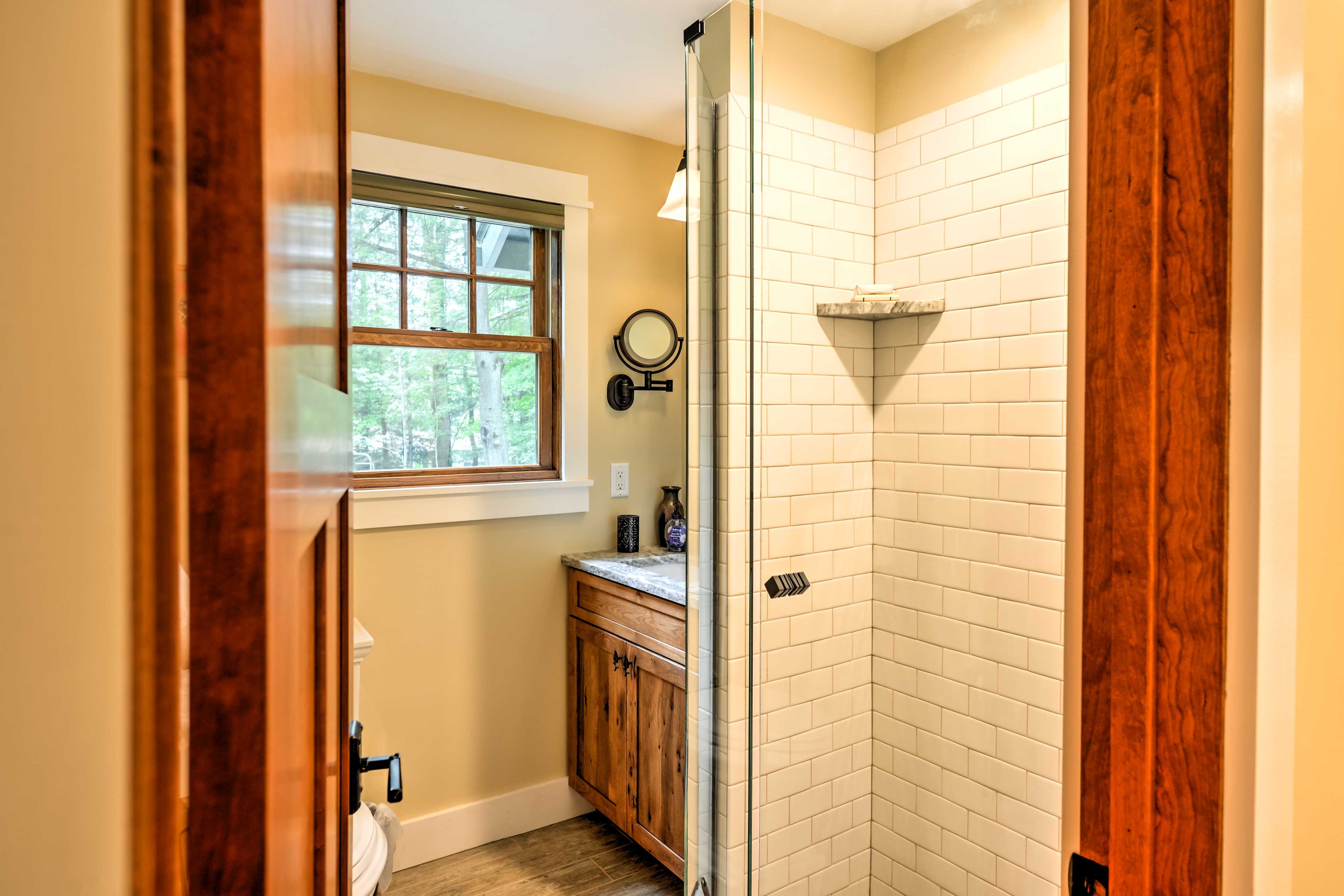 Full Bathroom | 2nd Floor