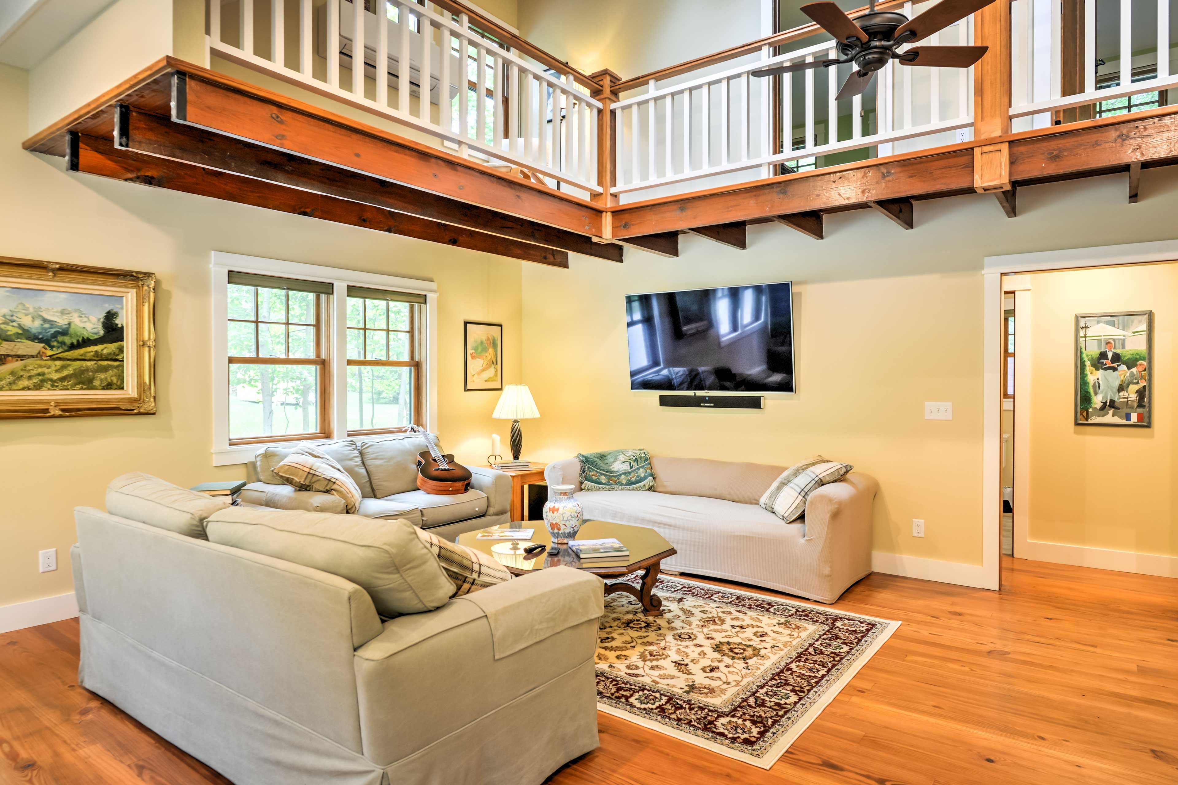 Living Area | Wood-Burning Fireplace | Smart TV | Free WiFi | Books | 1st Floor