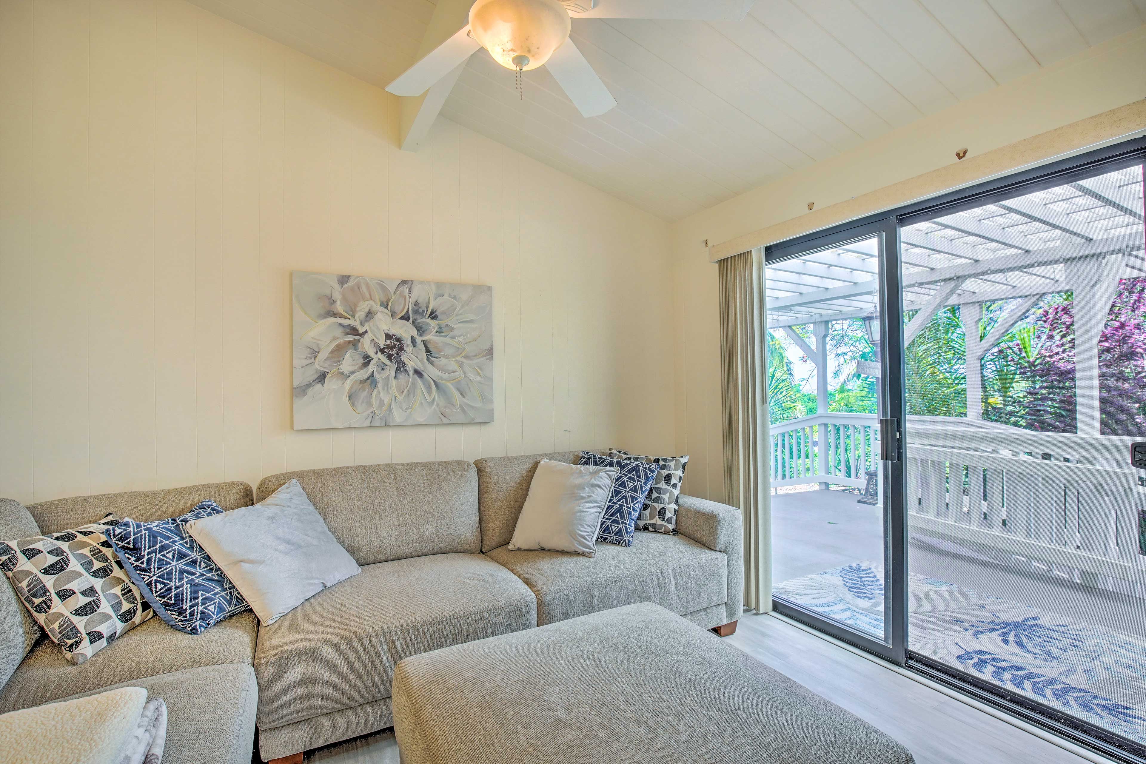 Living Room | Main Floor | Wireless Internet | Smart TV