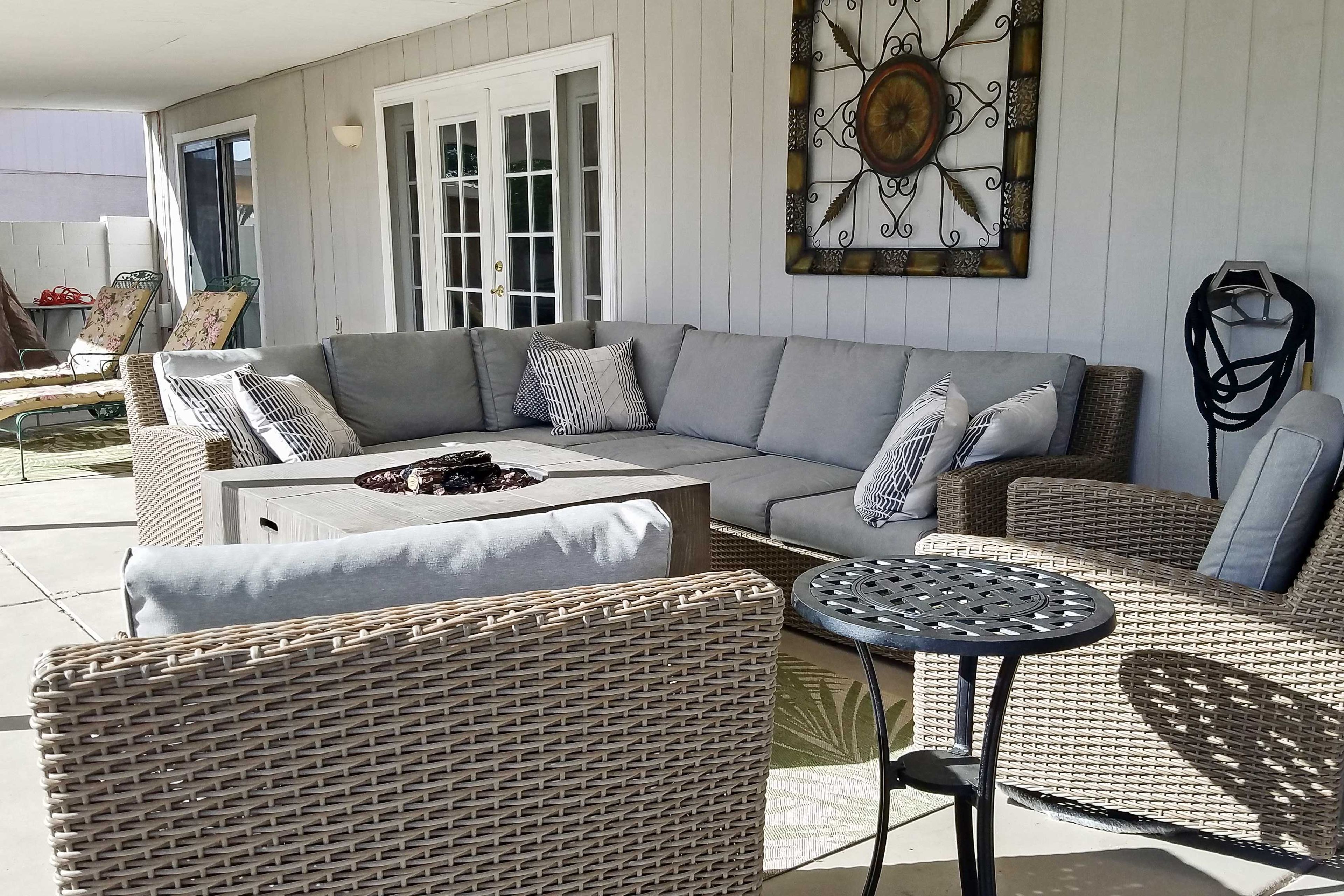 Covered Patio | Gas Fire Pit