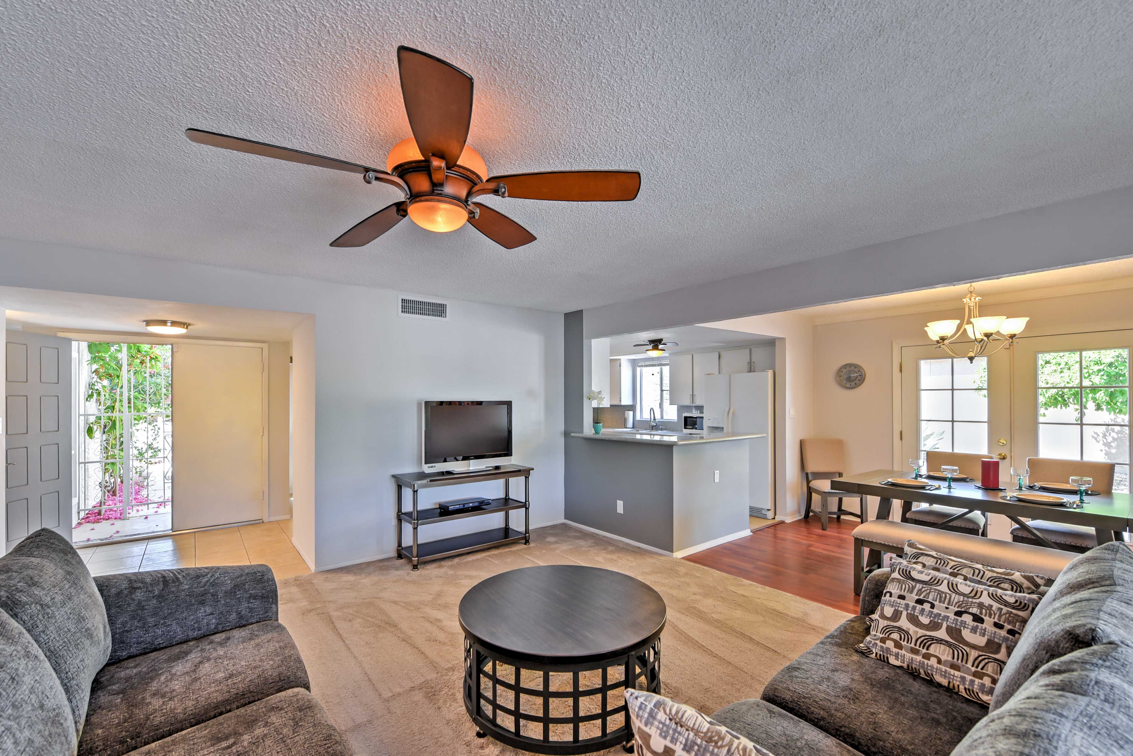 Living Room | Flat-Screen TV | Ample Natural Light
