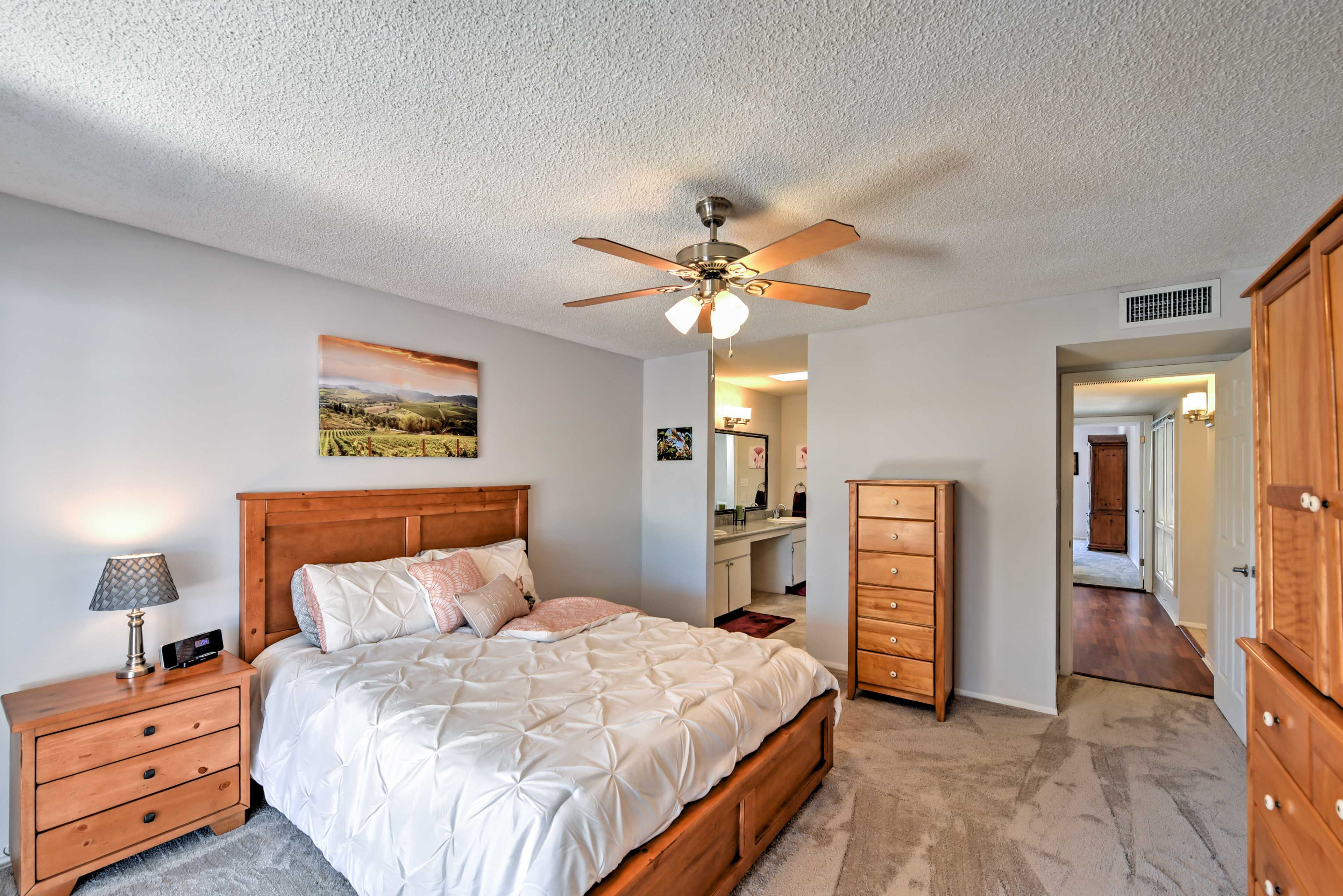 Bedroom 1 | Queen Bed | En-Suite Bathroom