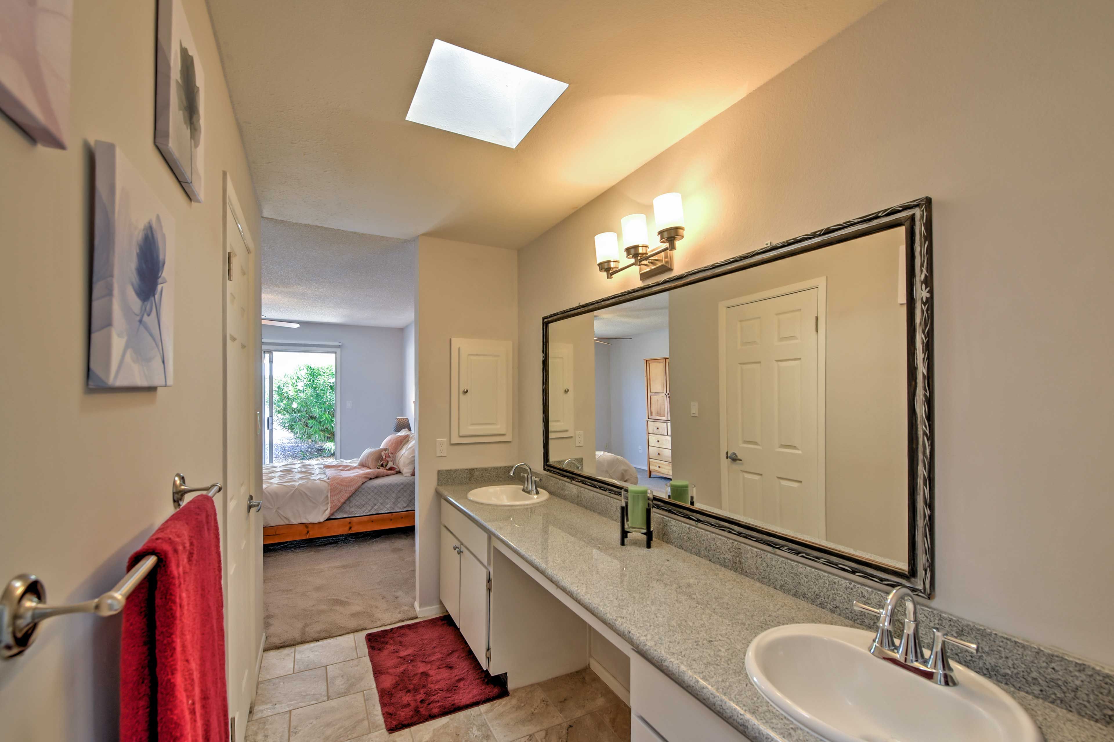 En-Suite Bathroom | Towels Provided