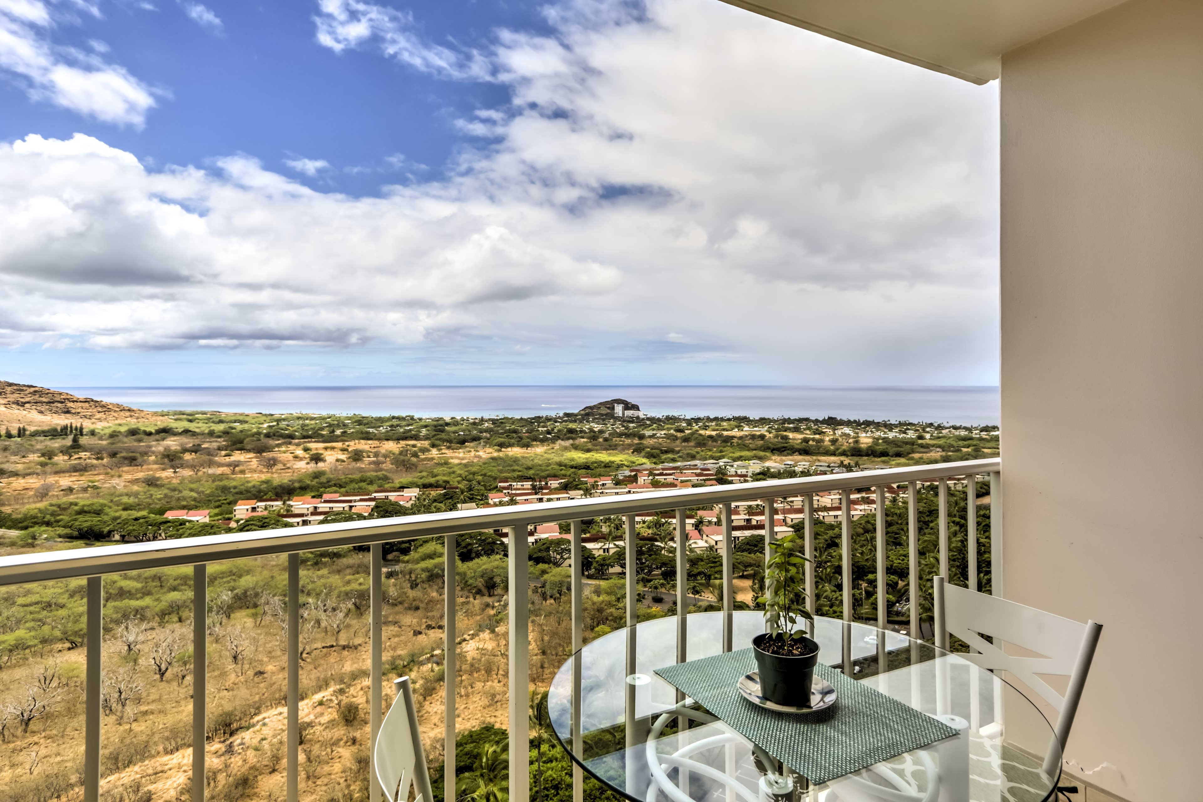 Furnished Balcony | Scenic Views
