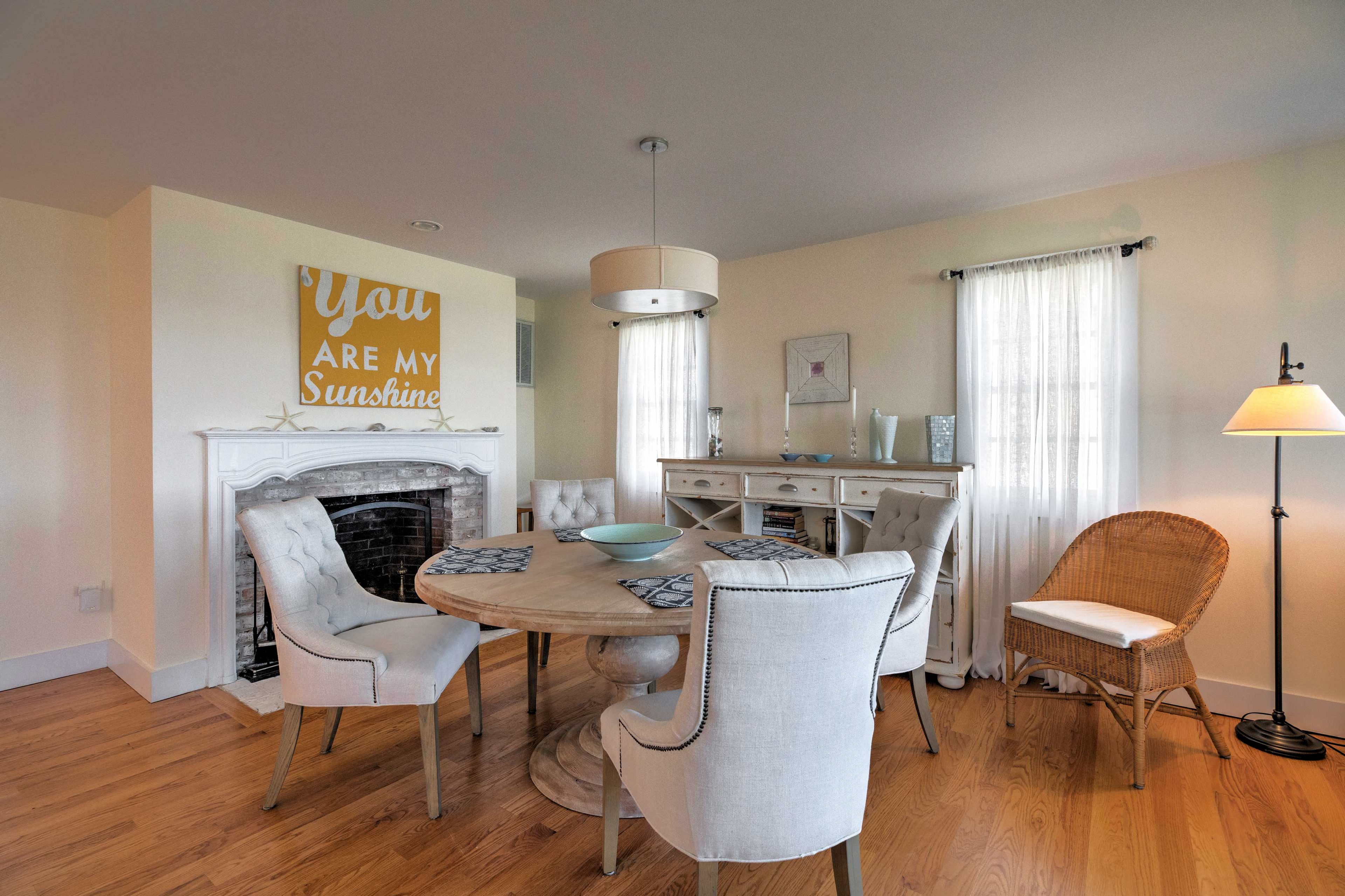 Dining Space | Dishware/Flatware