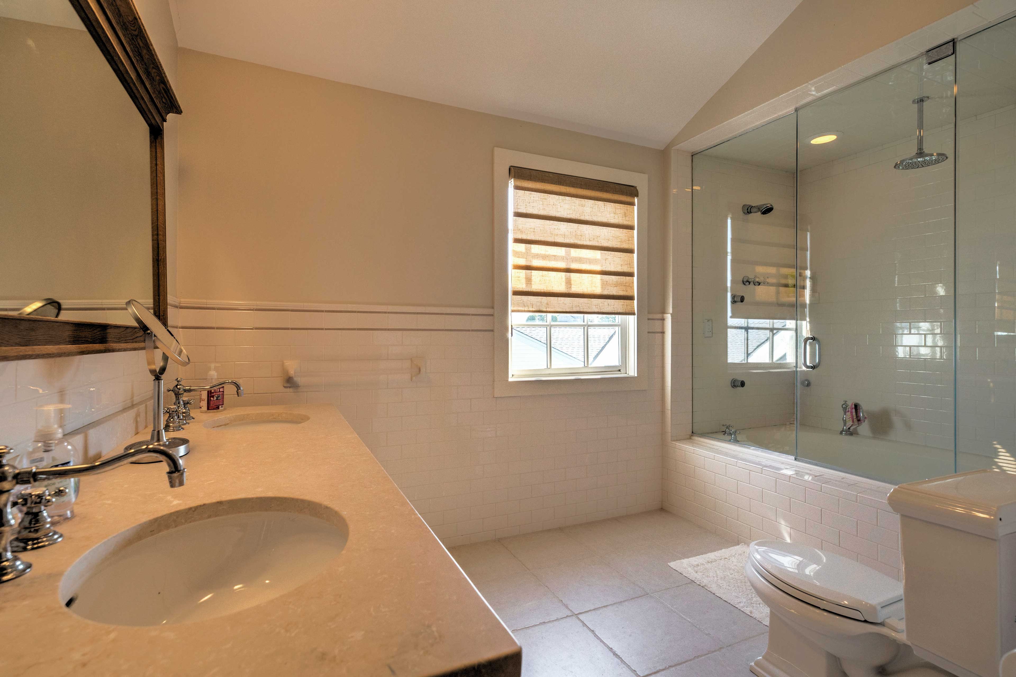 En-Suite Bathroom | Towels Provided