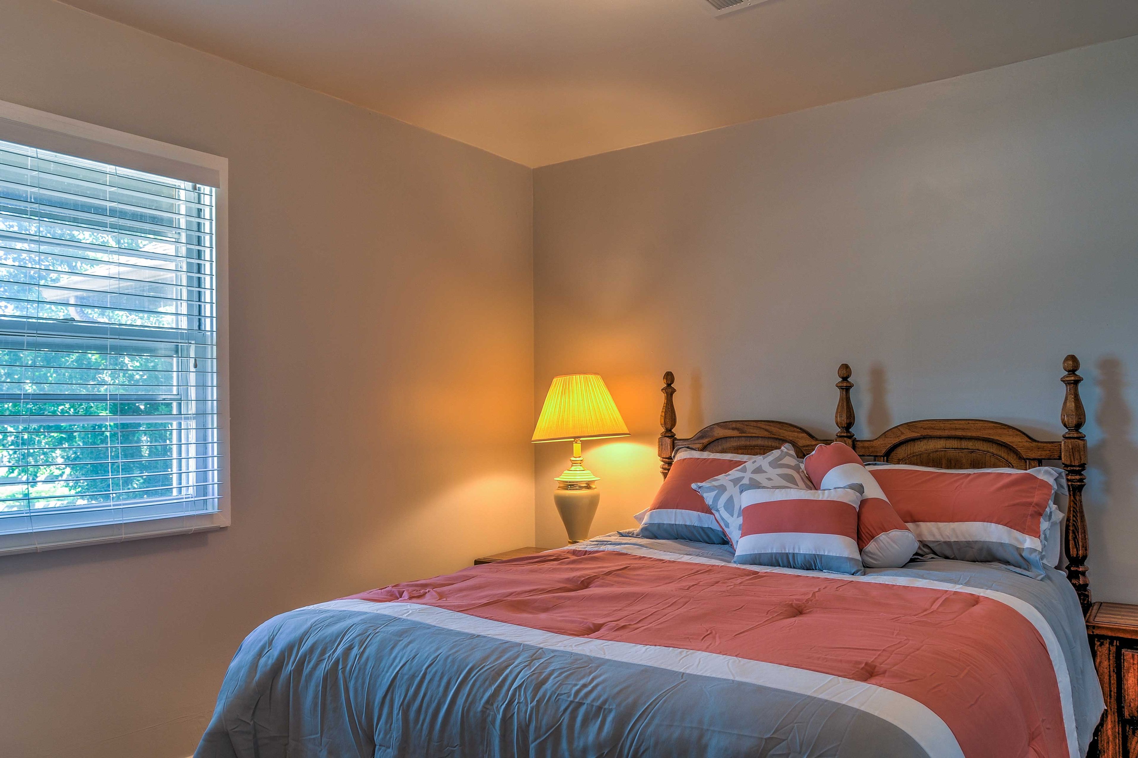 Bedroom 2 | Queen Bed