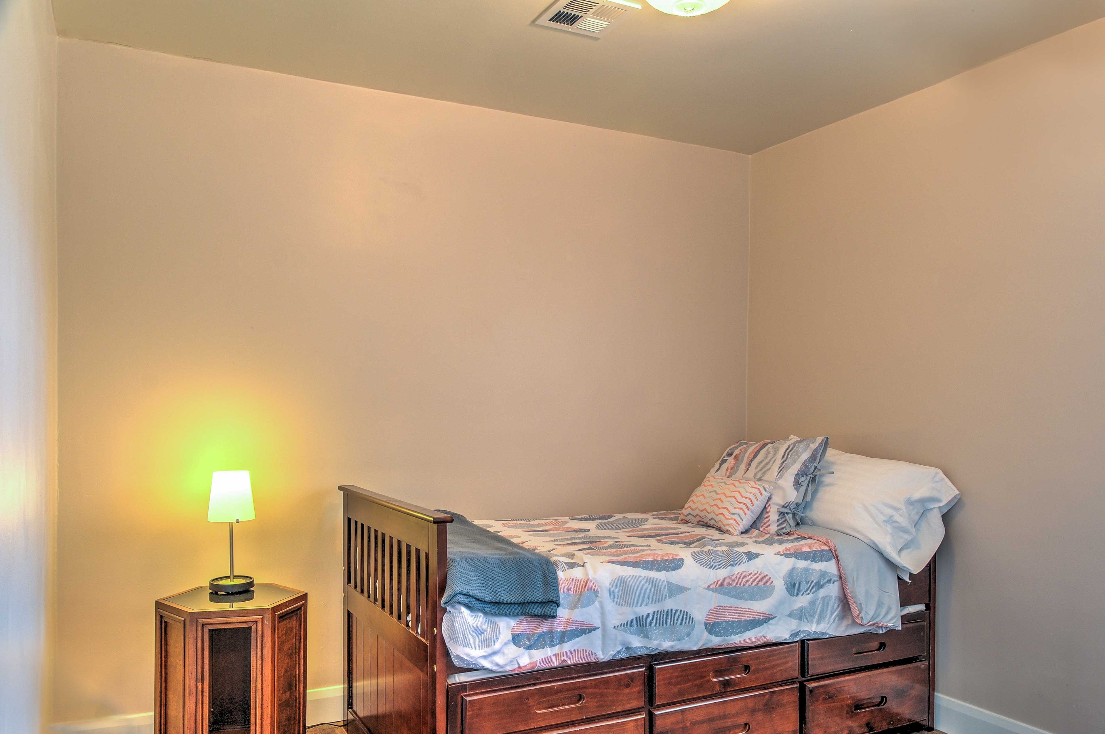 Bedroom 3 | Twin Bed w/ Twin Trundle