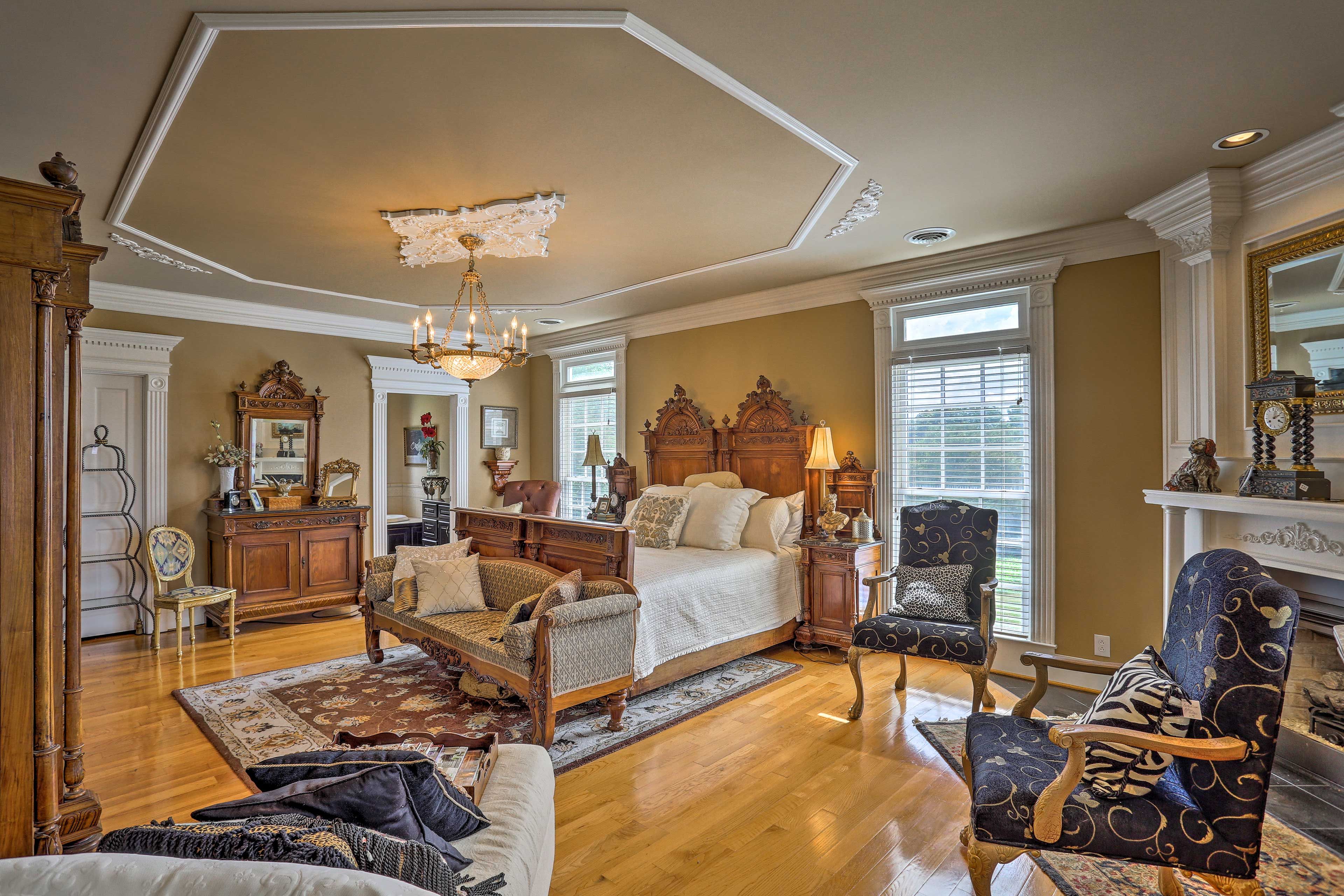 Bedroom 2 (Groom's Room) | King Bed