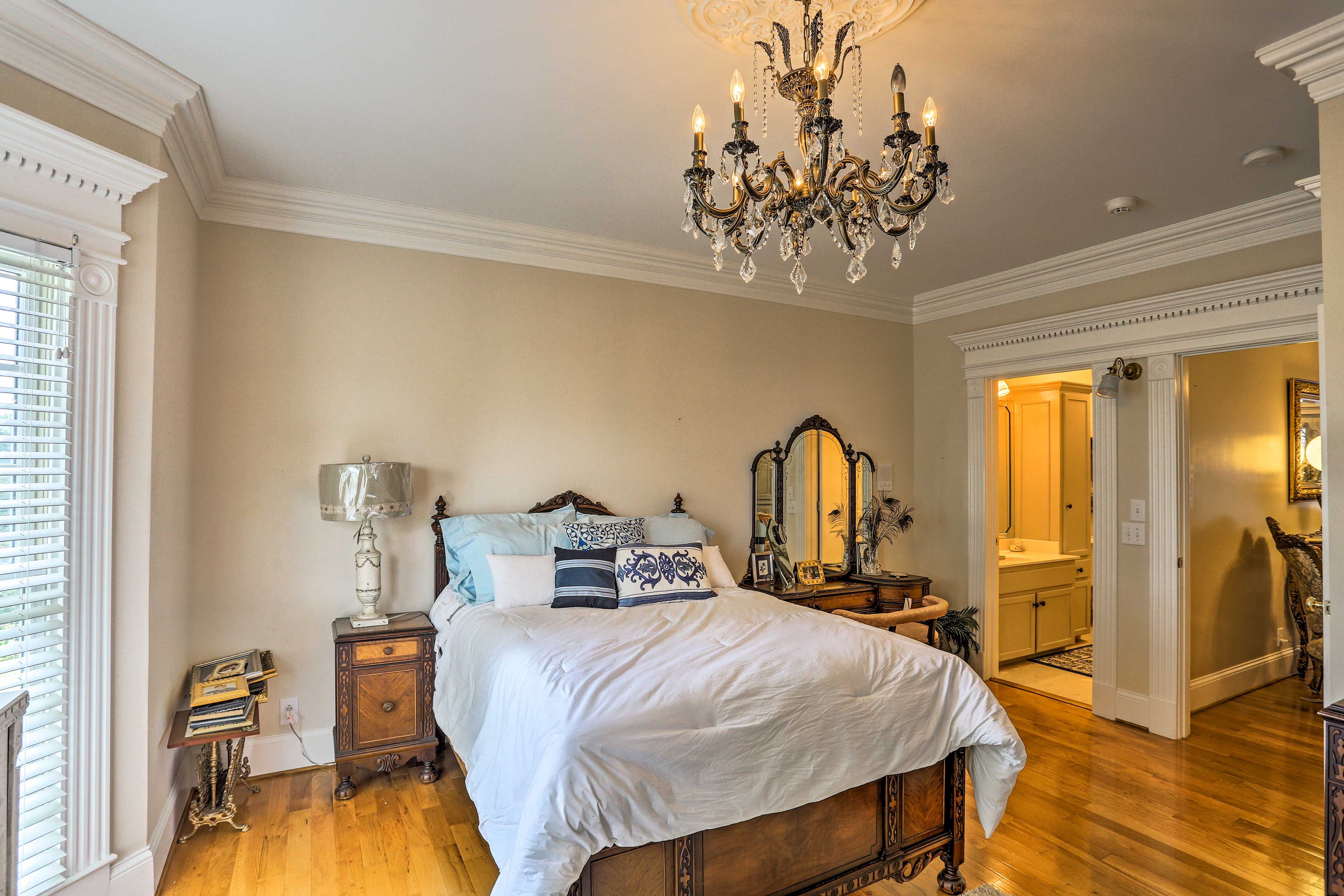 Bedroom 3 (Guest Room) | Queen Bed