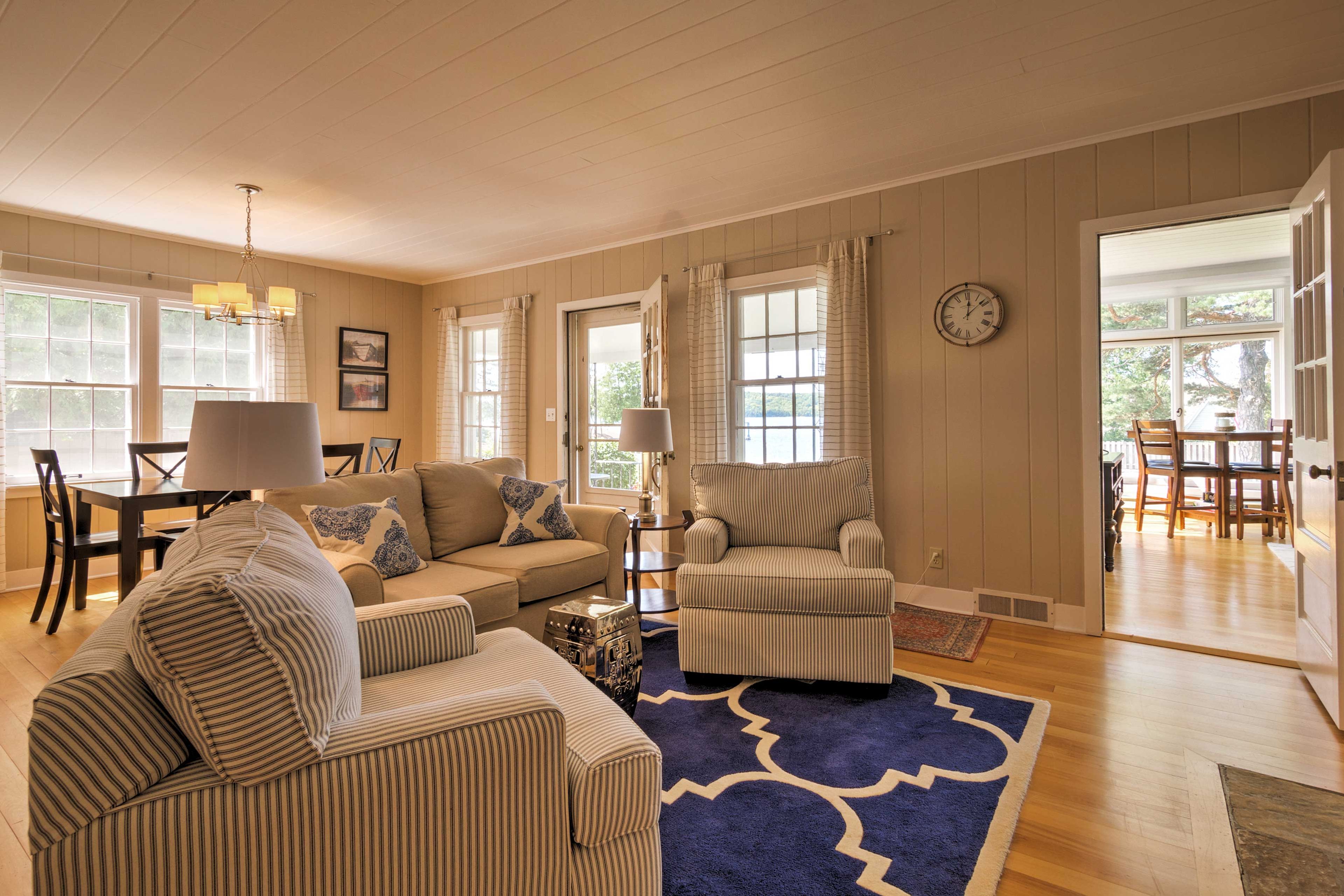 Living Room | Central Heat & A/C | Free WiFi