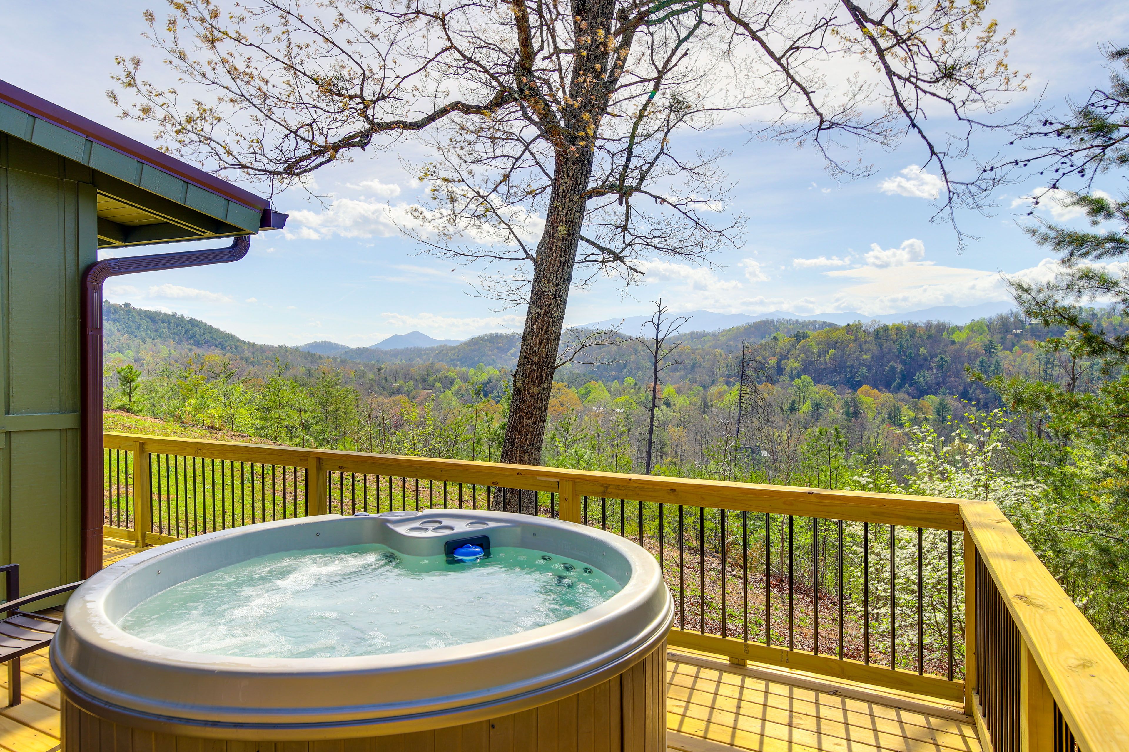 Deck | Hot Tub