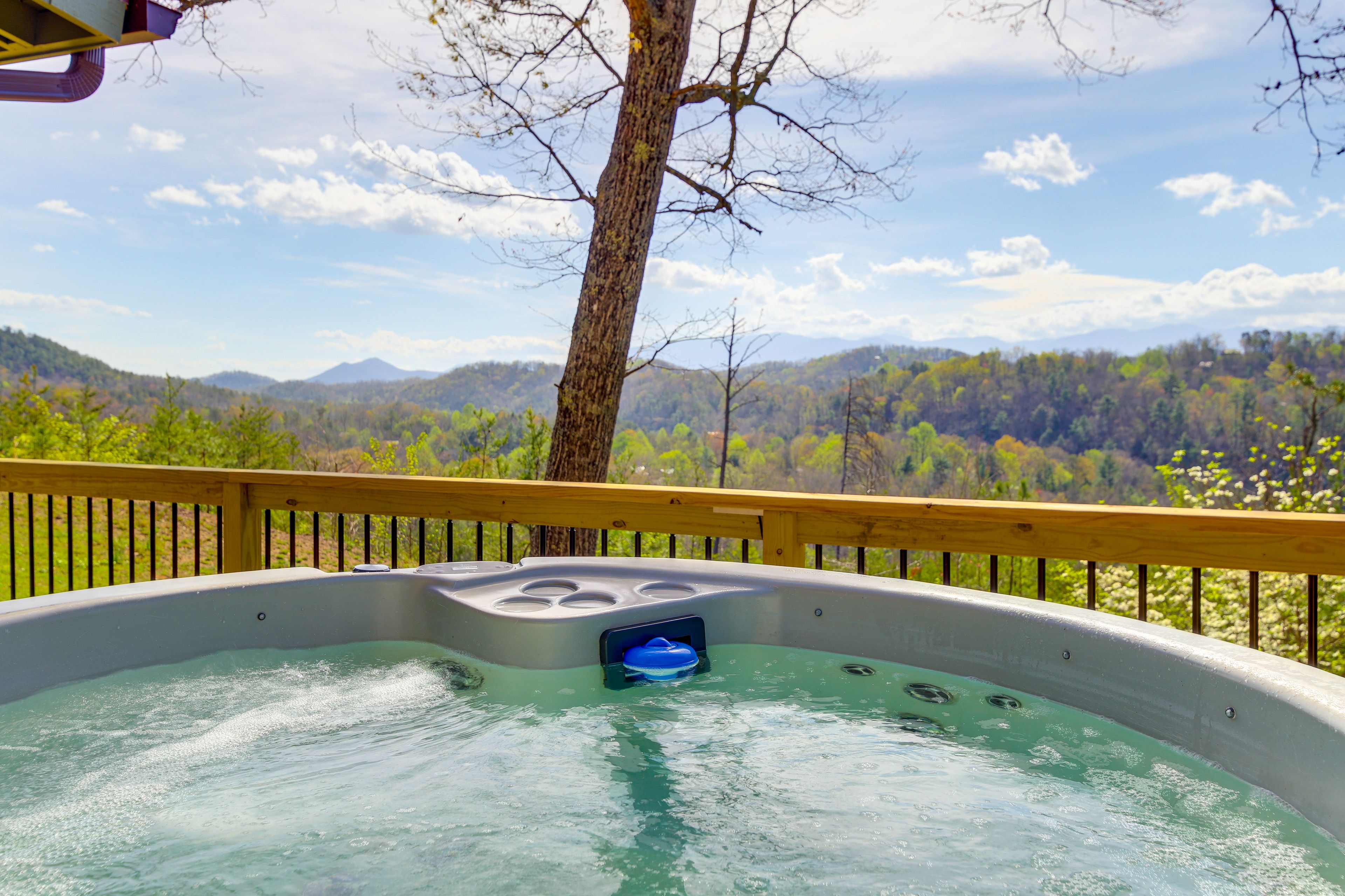 Deck | Private Hot Tub