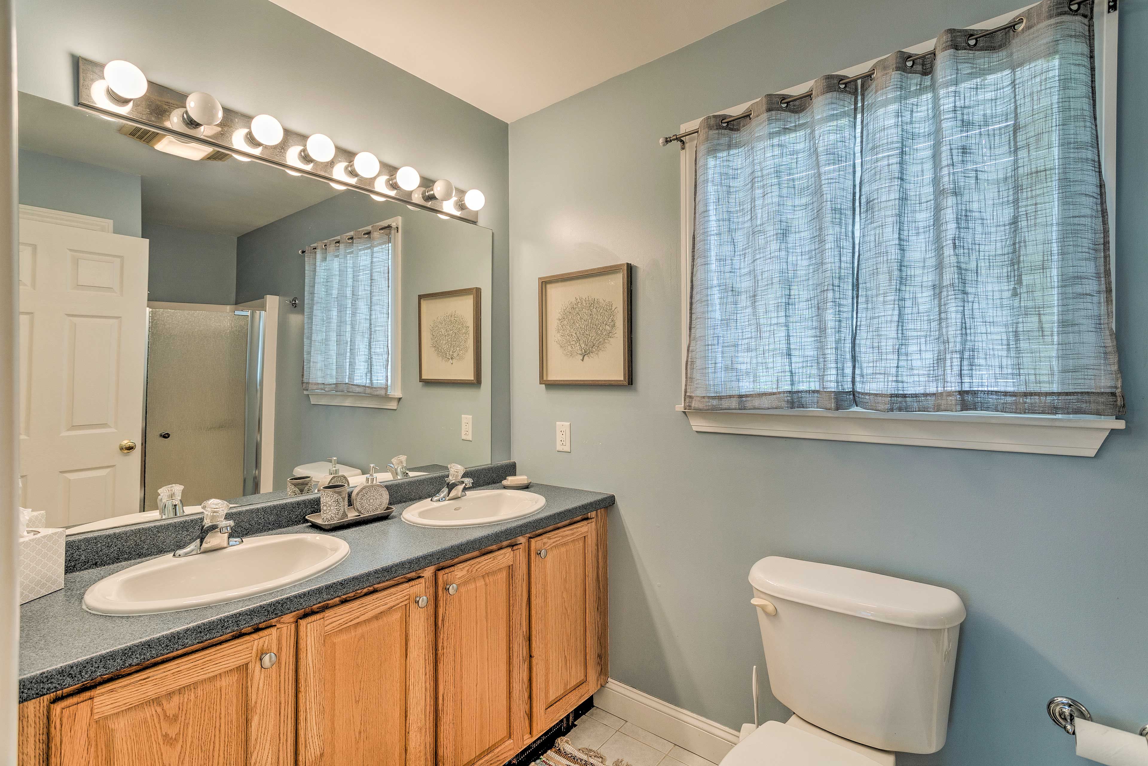 Full Bathroom