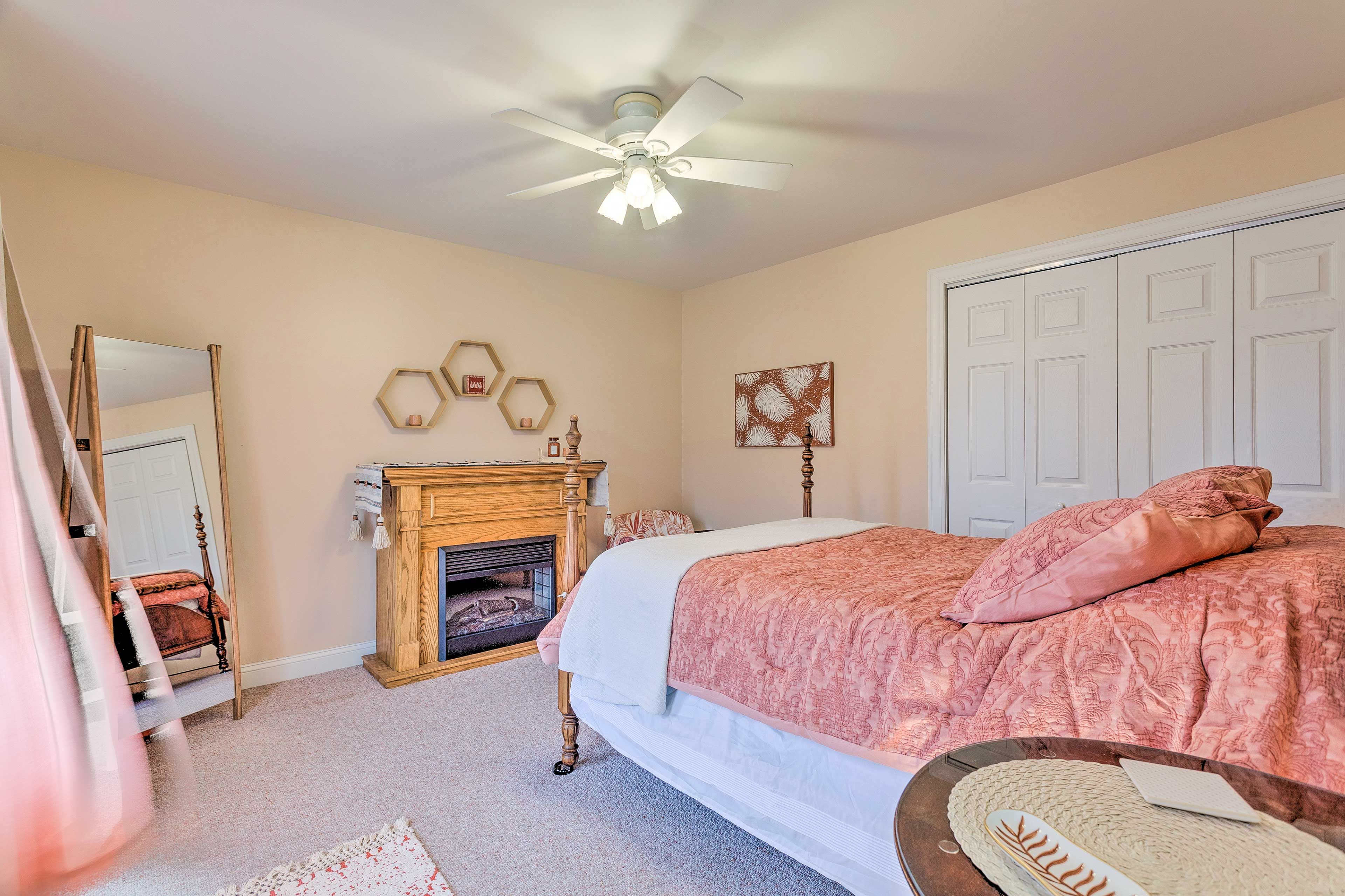 Bedroom 2 | Full Bed | Gas Fireplace
