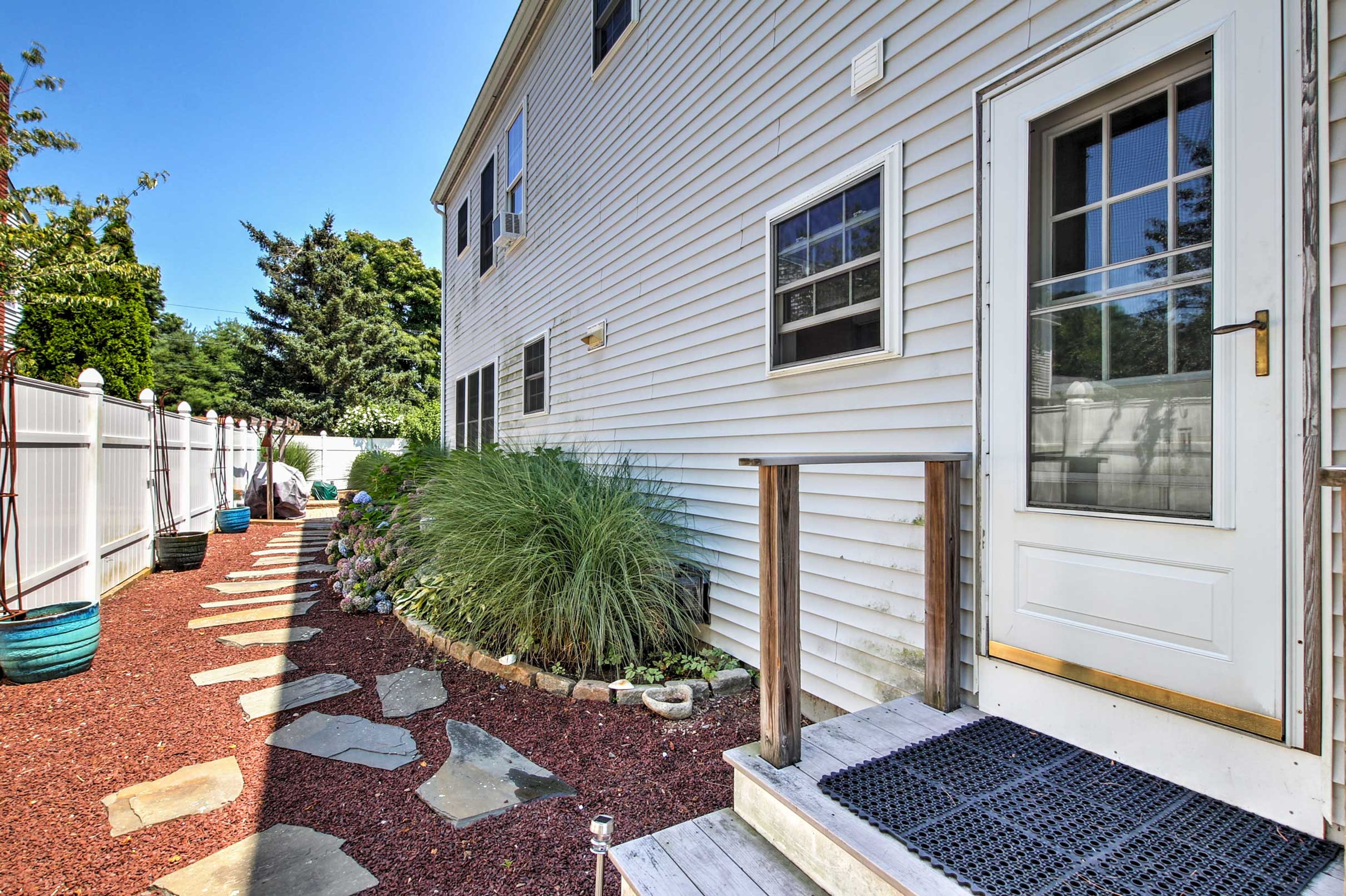 Side Entrance | Stairs Only Access