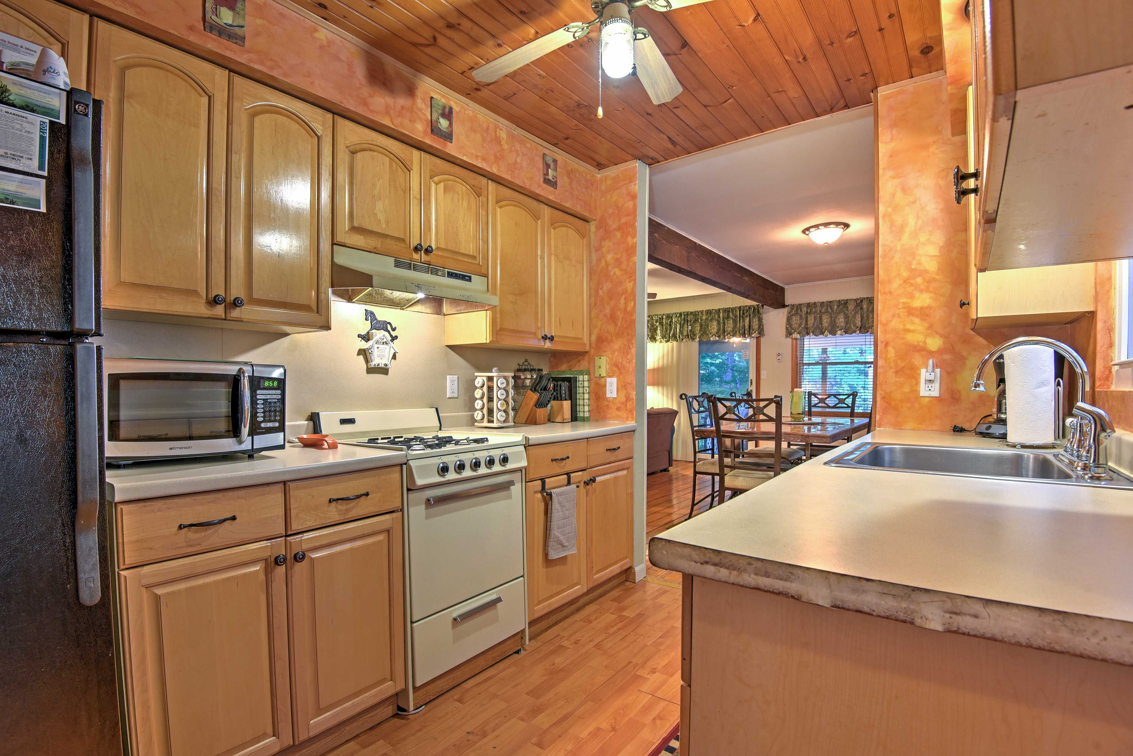 Head into the fully equipped kitchen to prepare delicious home-cooked meals.