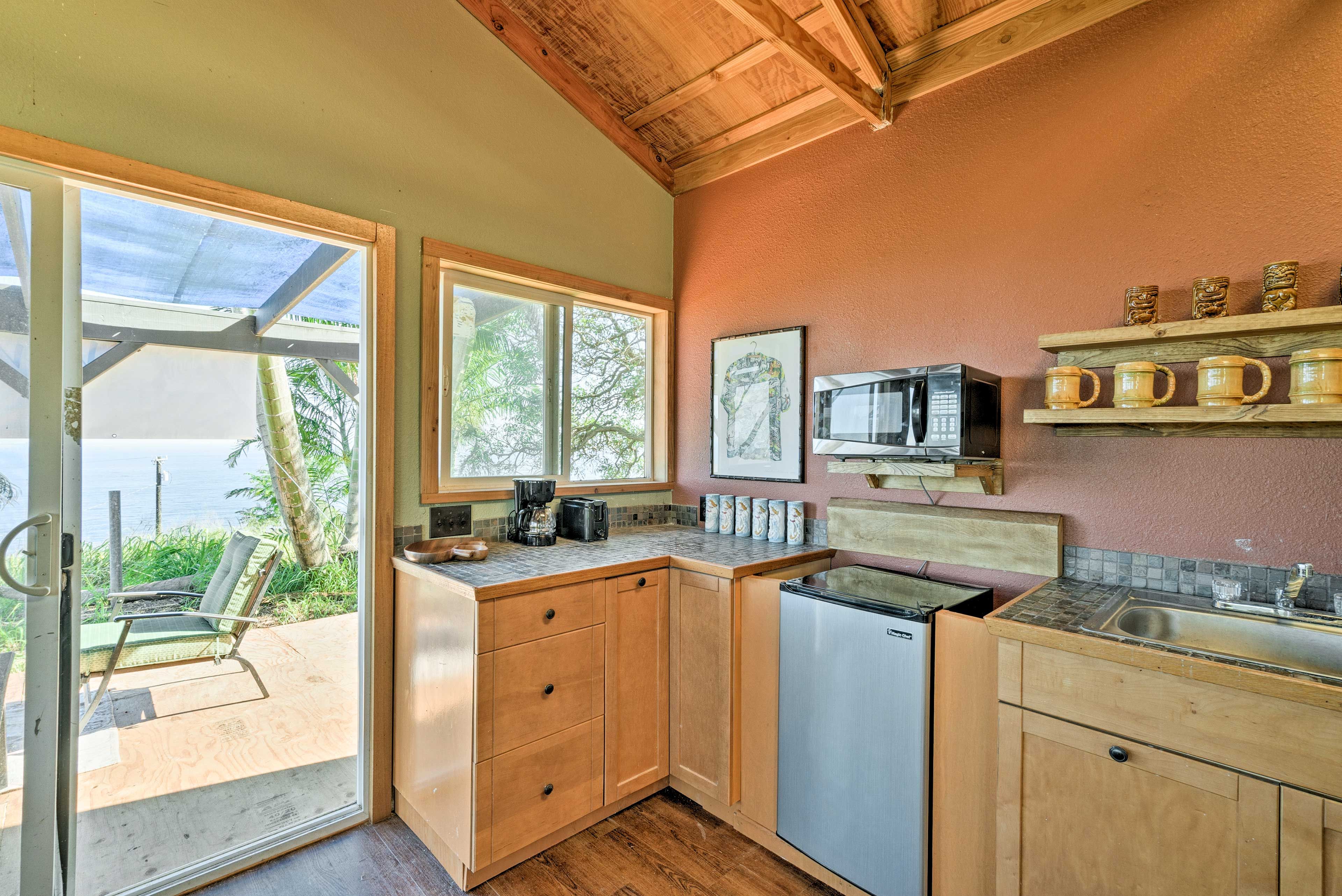 Make breakfast in the kitchenette before heading to Volcanoes National Park.