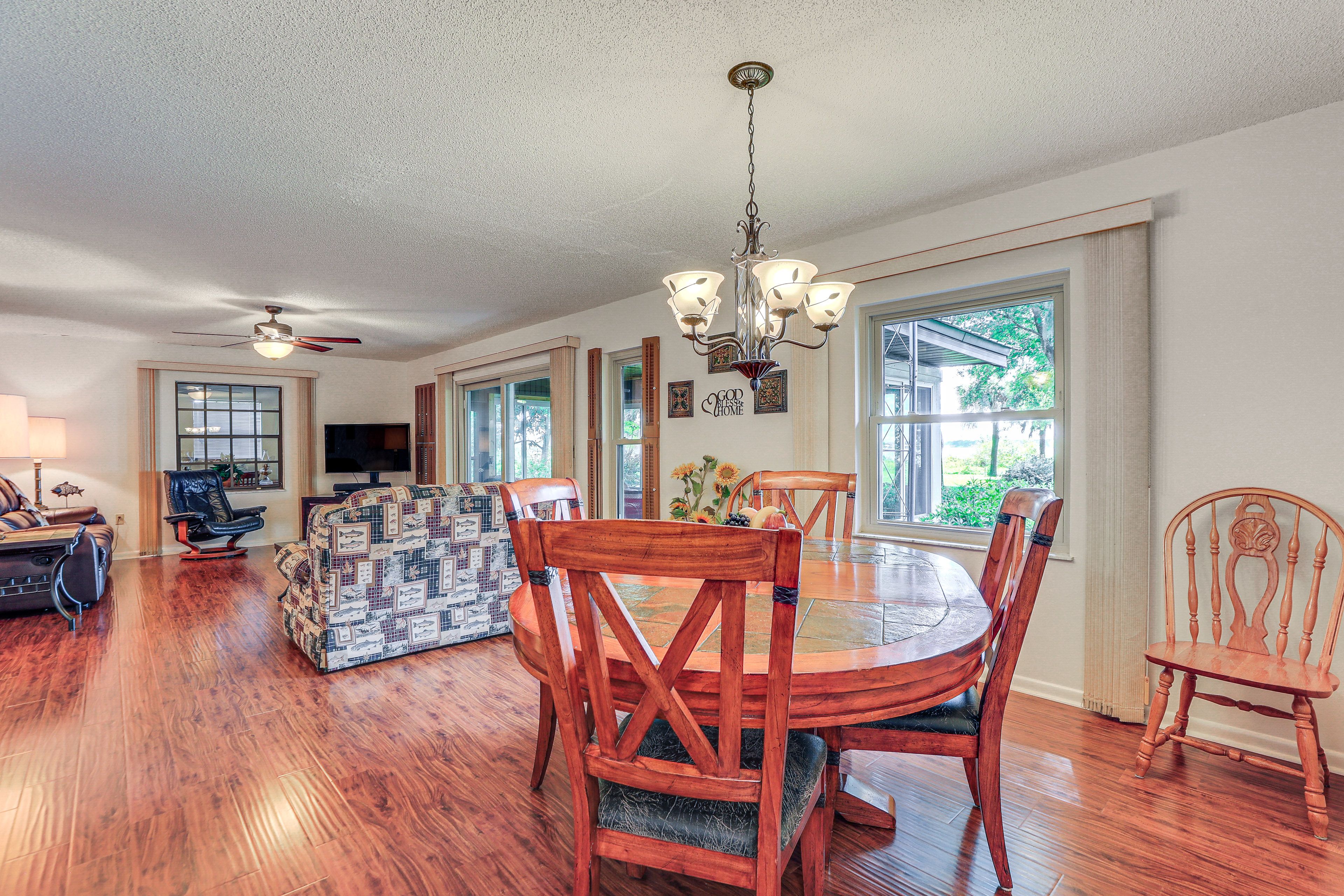 Dining Space | Dishware/Flatware
