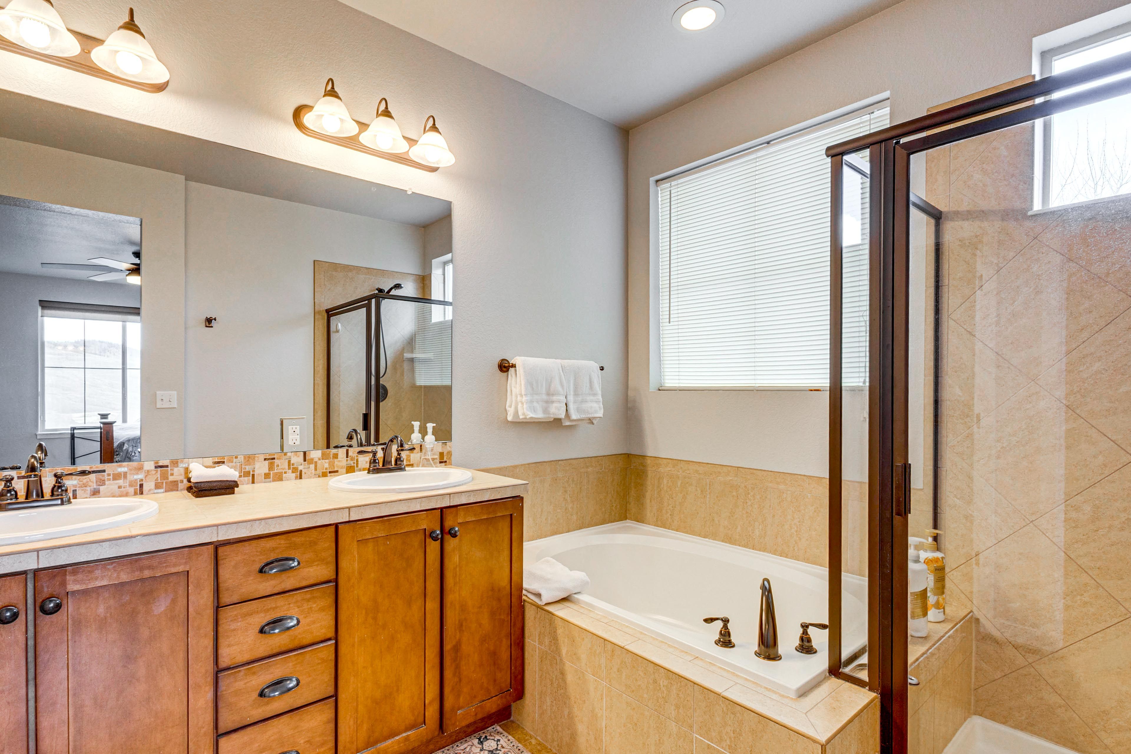 En-Suite Bathroom | Towels Provided