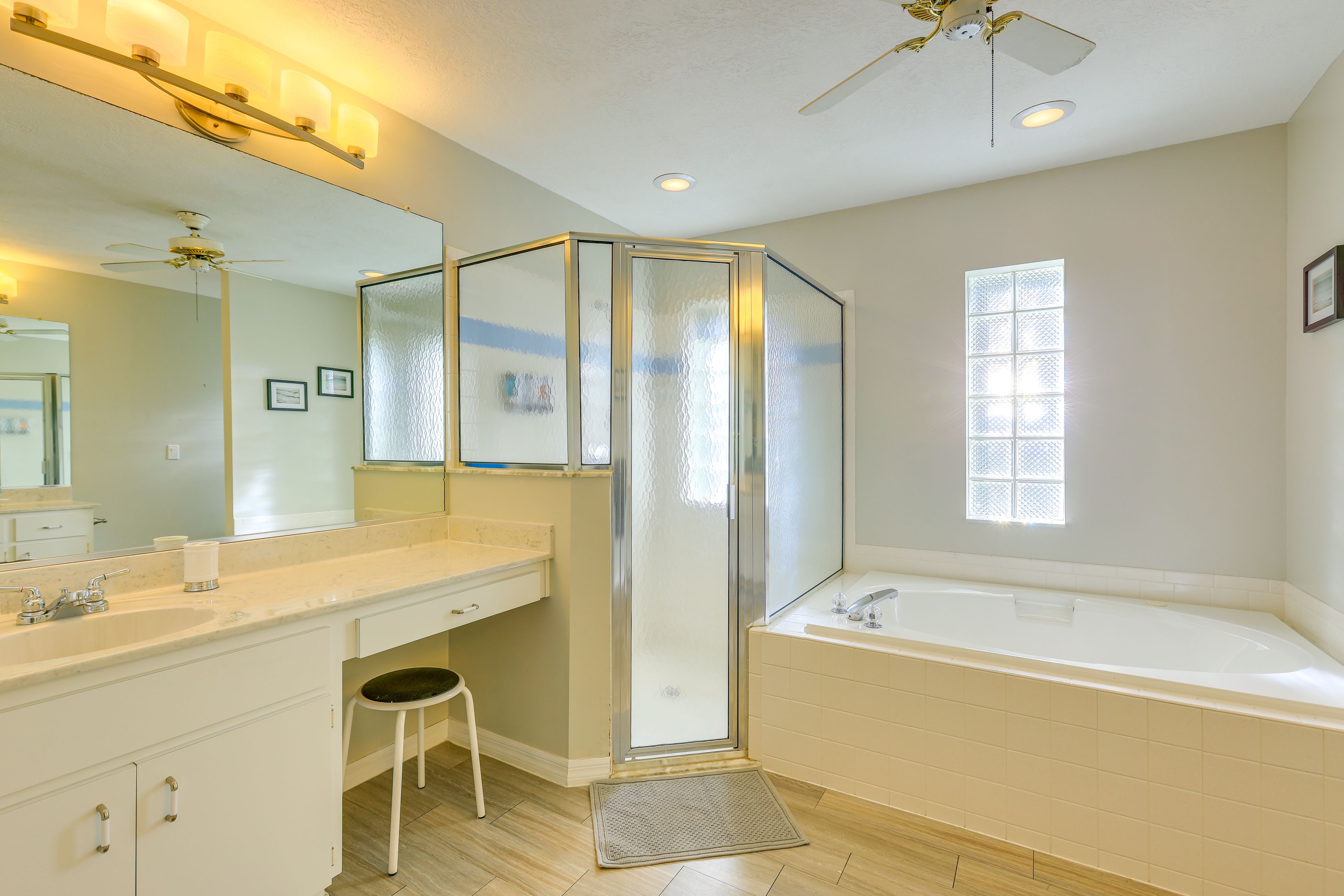 En-Suite Bathroom | Towels Provided