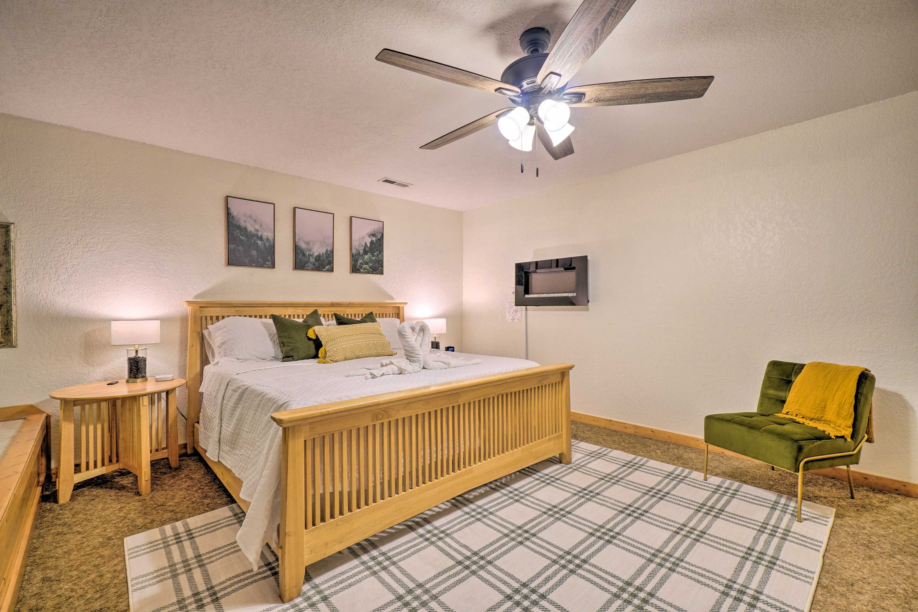 Bedroom | King Bed