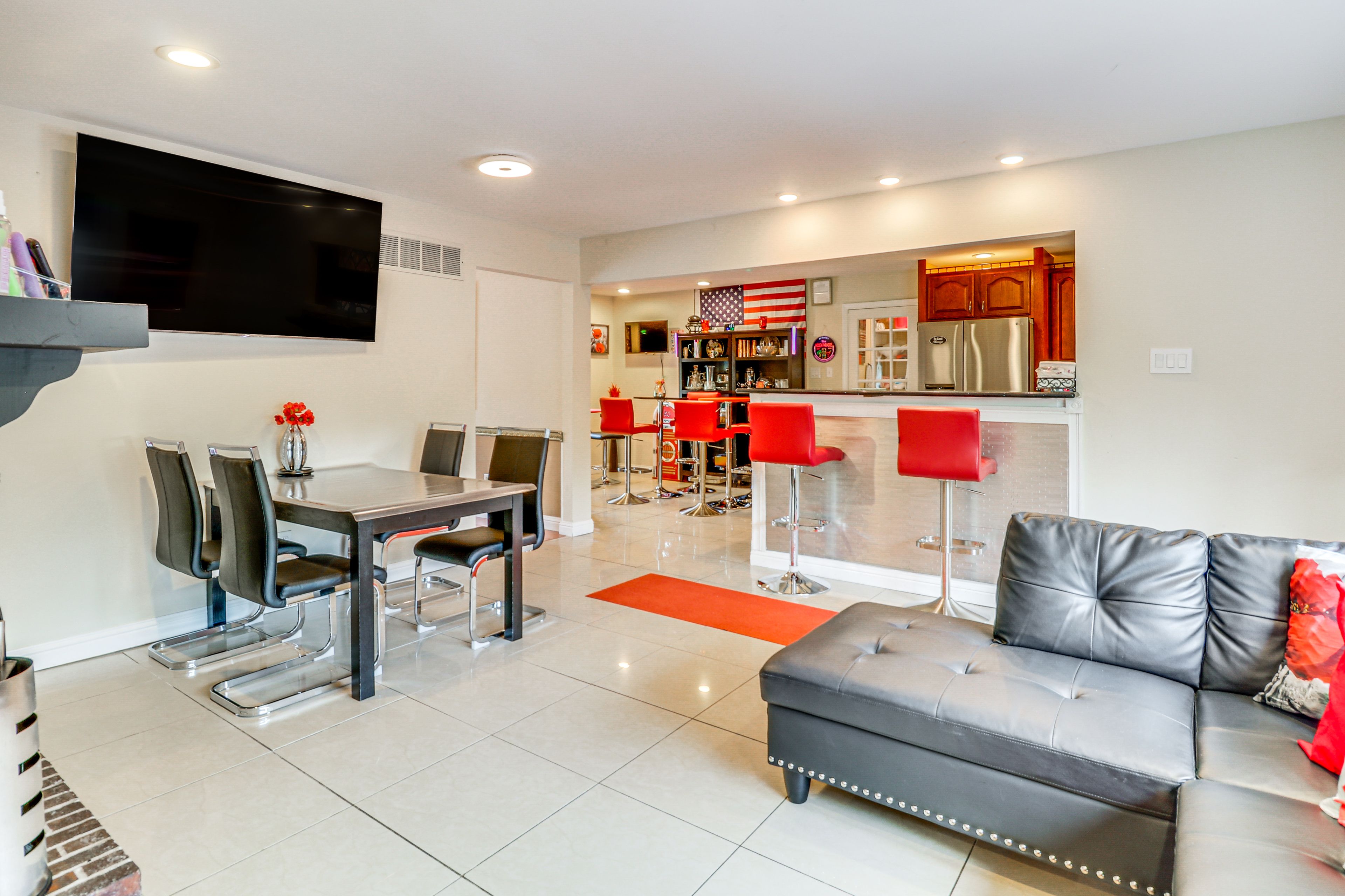 Living Room | Smart TV | Wood-Burning Fireplace