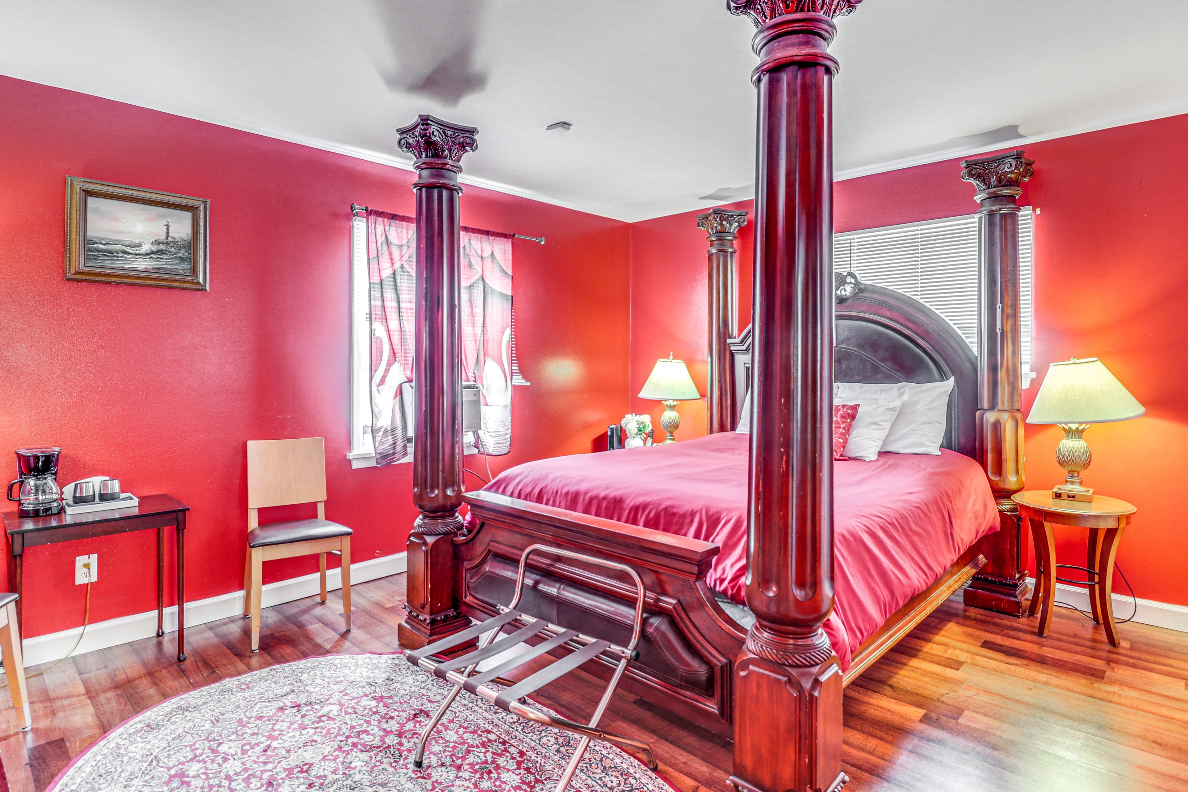 Bedroom 4 | Queen Bed | Kitchenette