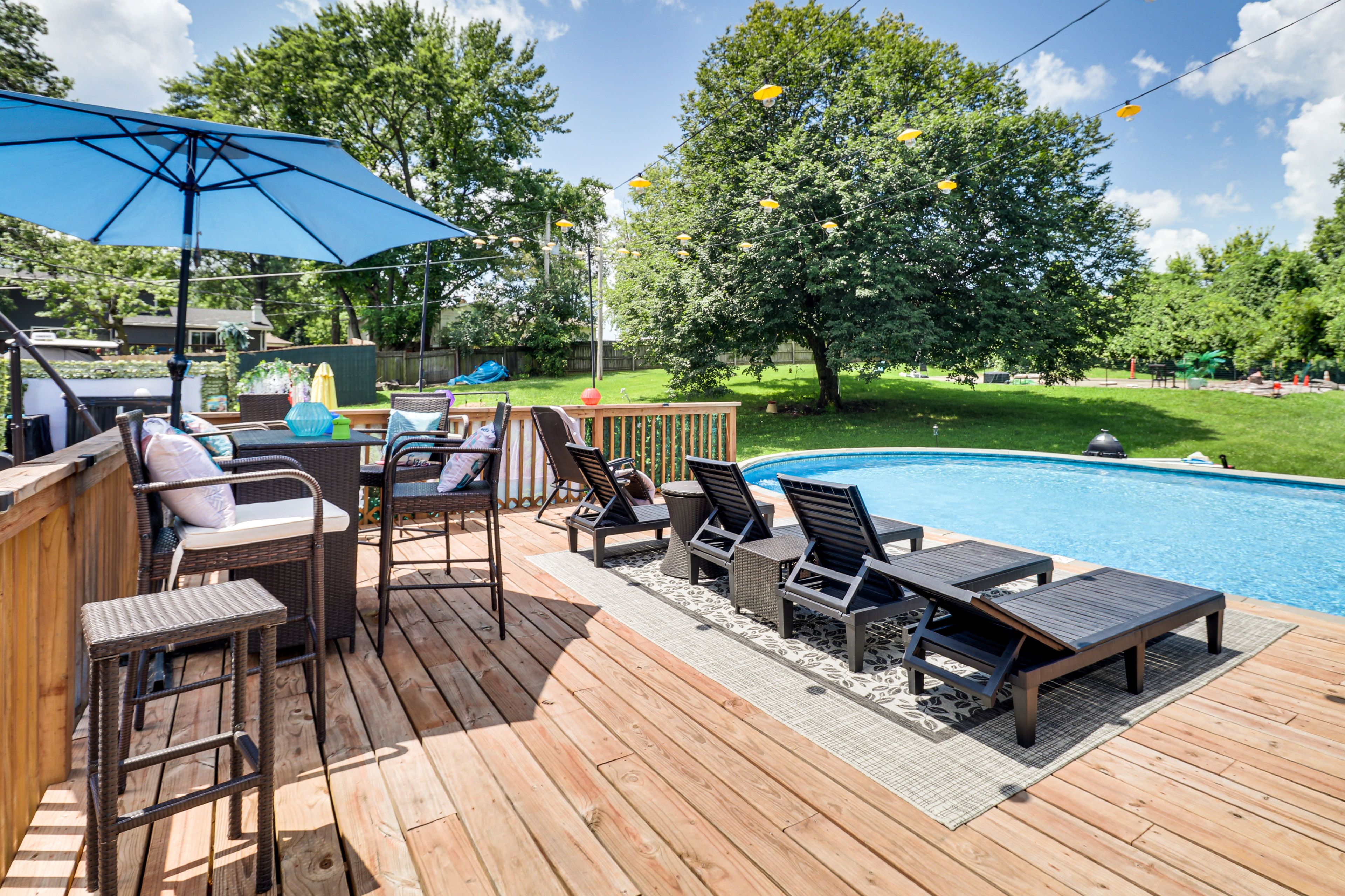 Seasonal Pool (End of May-Labor Day) | Bar