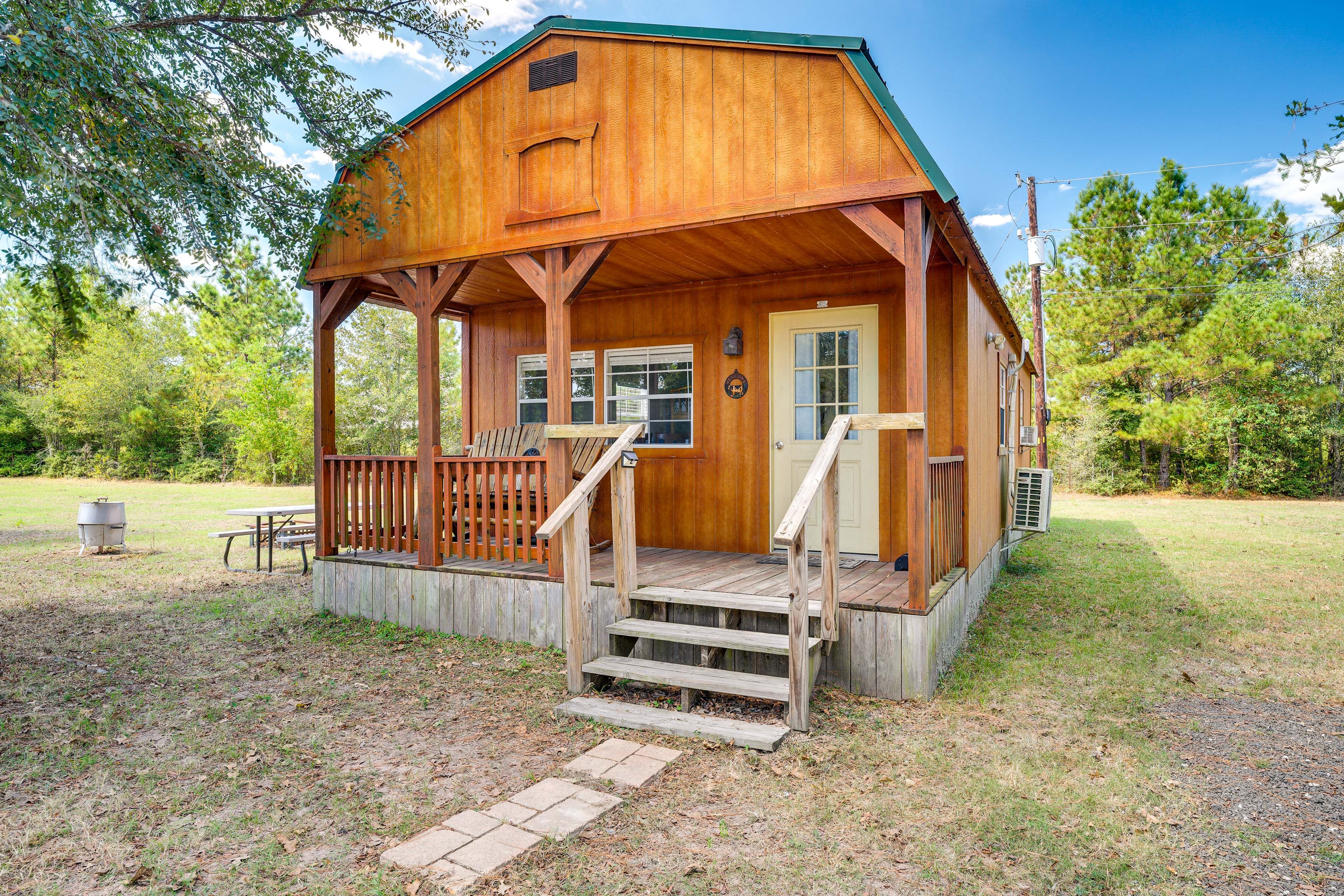 Plantersville Vacation Rental | 1BR | 1BA | 544 Sq Ft | 4 Steps Required