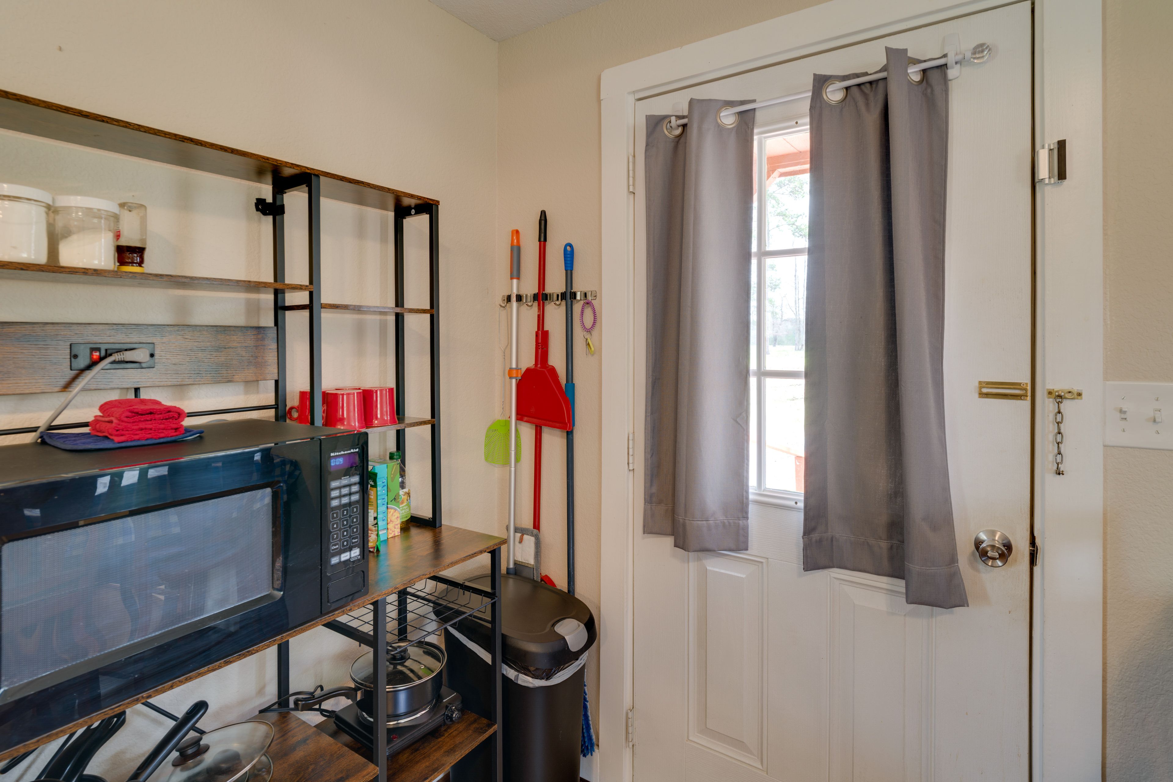 Kitchenette | Central A/C & Heat