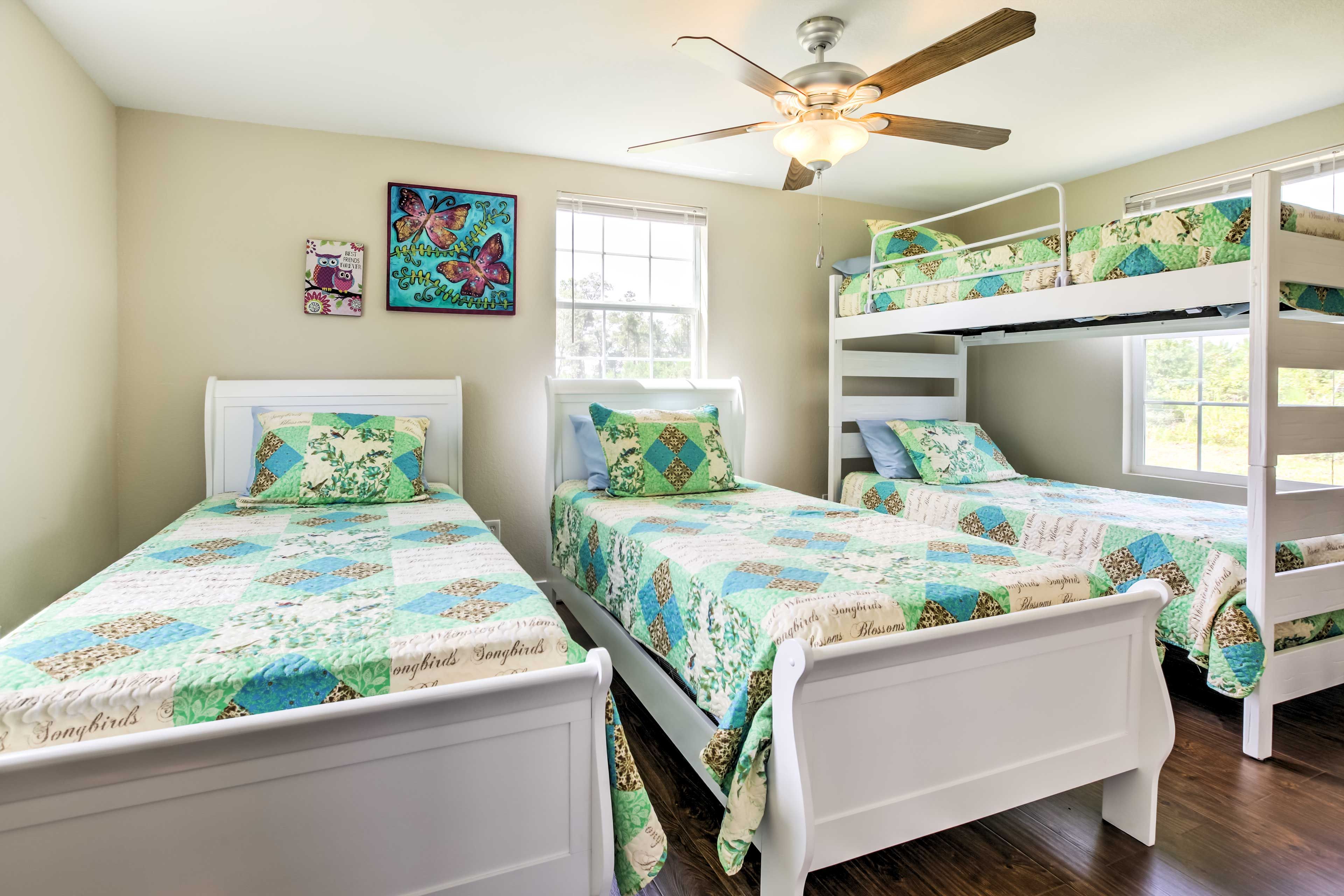 Bedroom 2 | 2 Twin Beds | Twin Bunk Bed