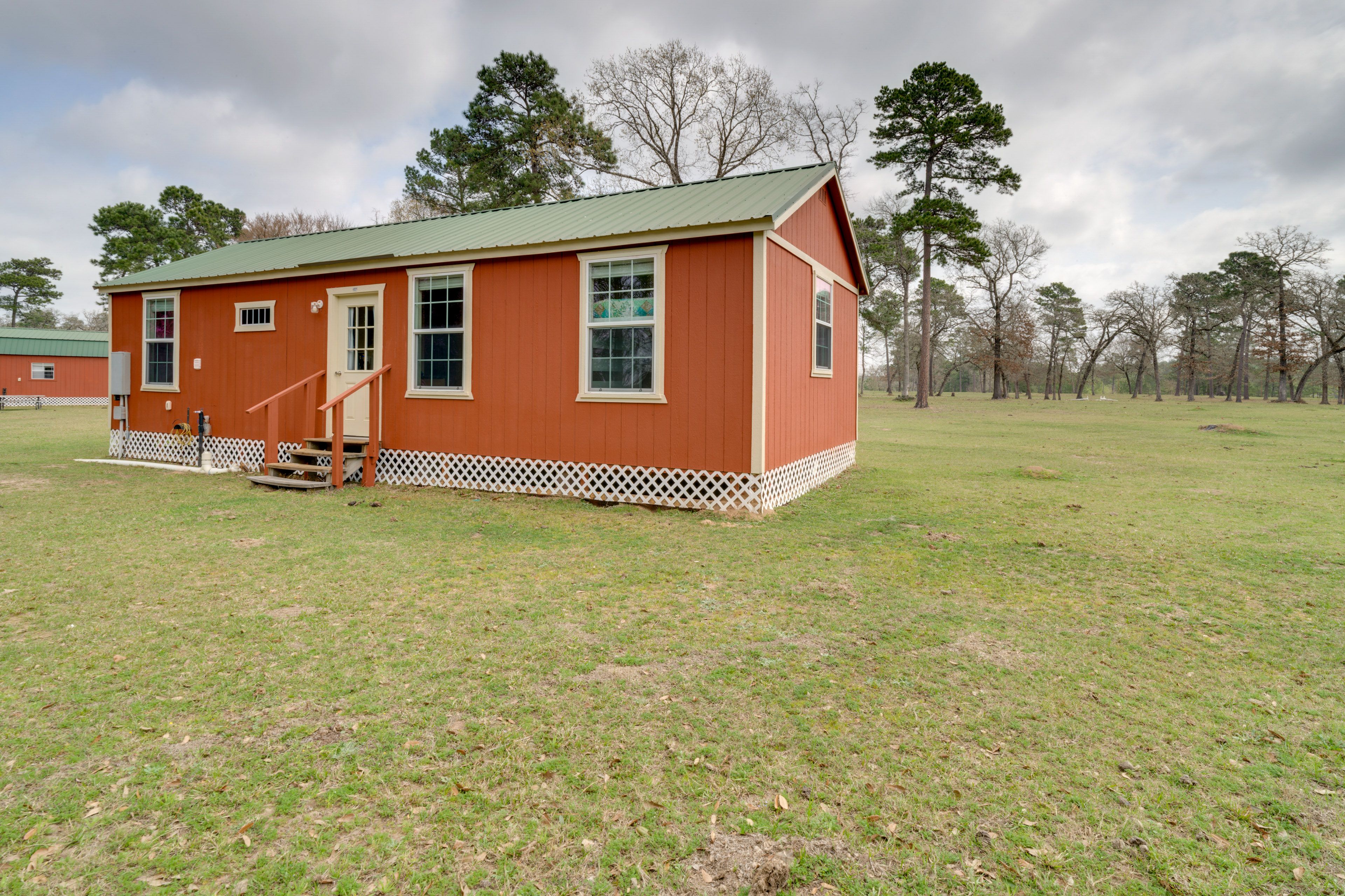 Plantersville Vacation Rental | 2BR | 1BA | 640 Sq Ft | 4 Steps to Enter