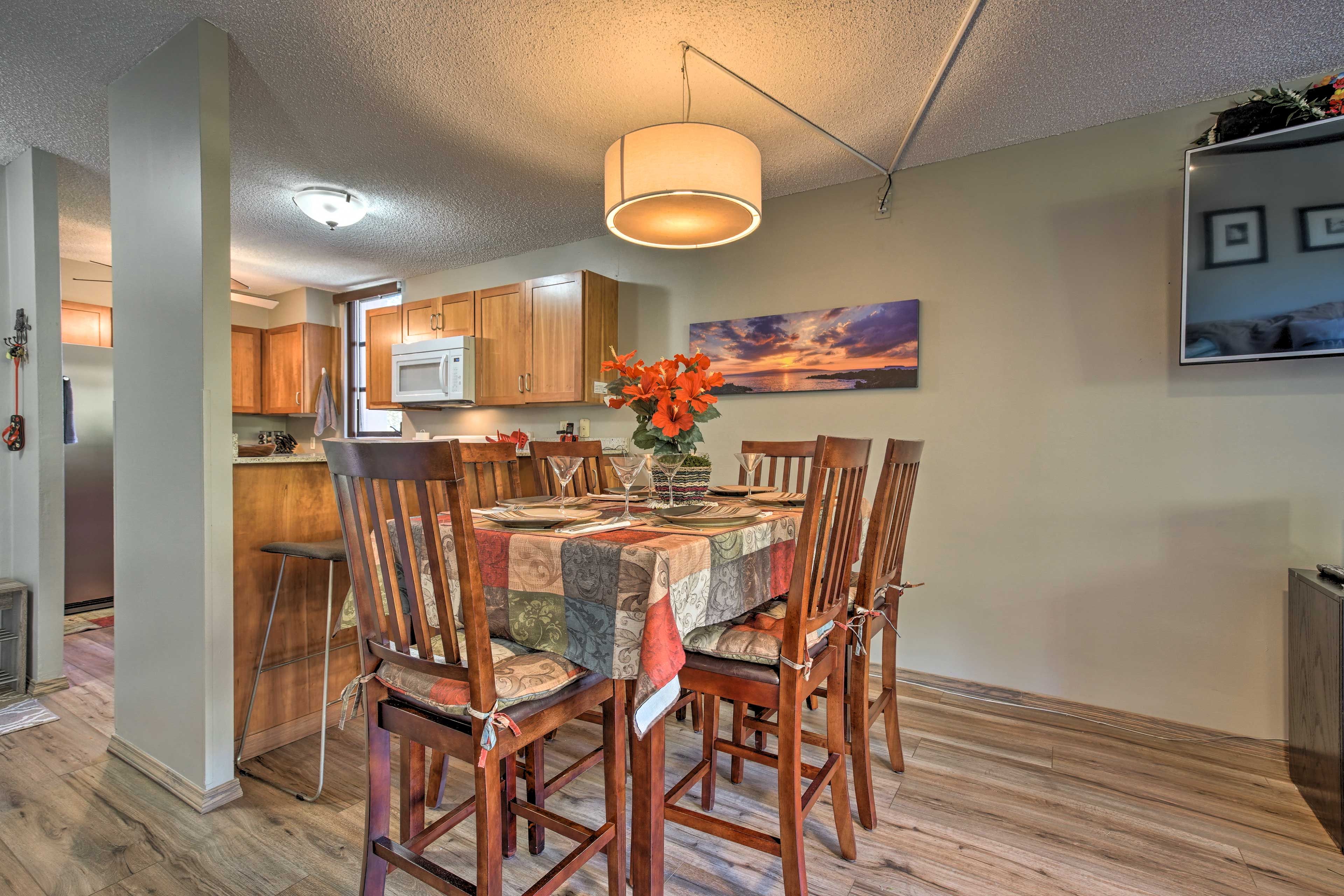 Living Room | Dining Area
