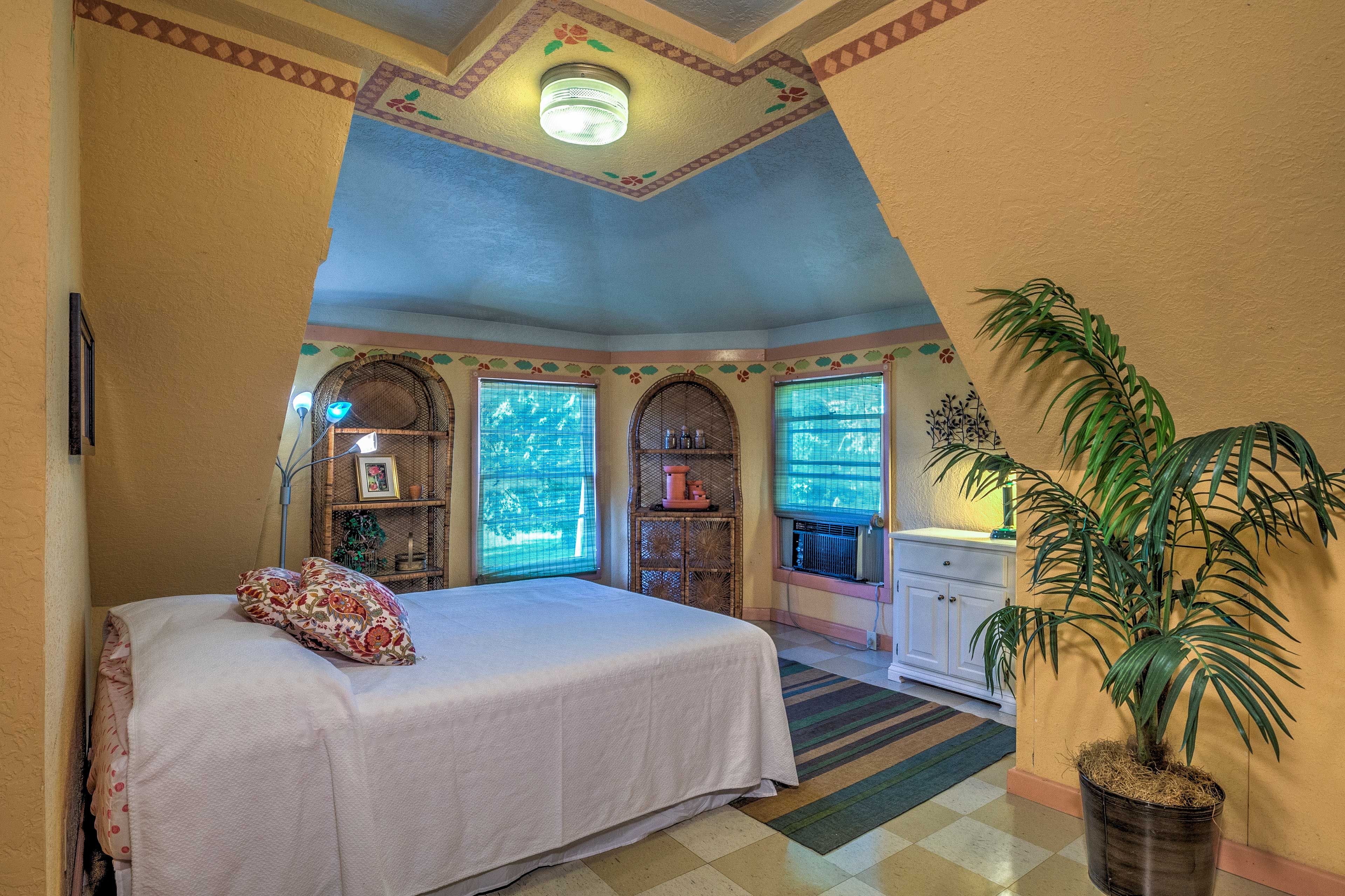 Bedroom 4 | Queen Bed