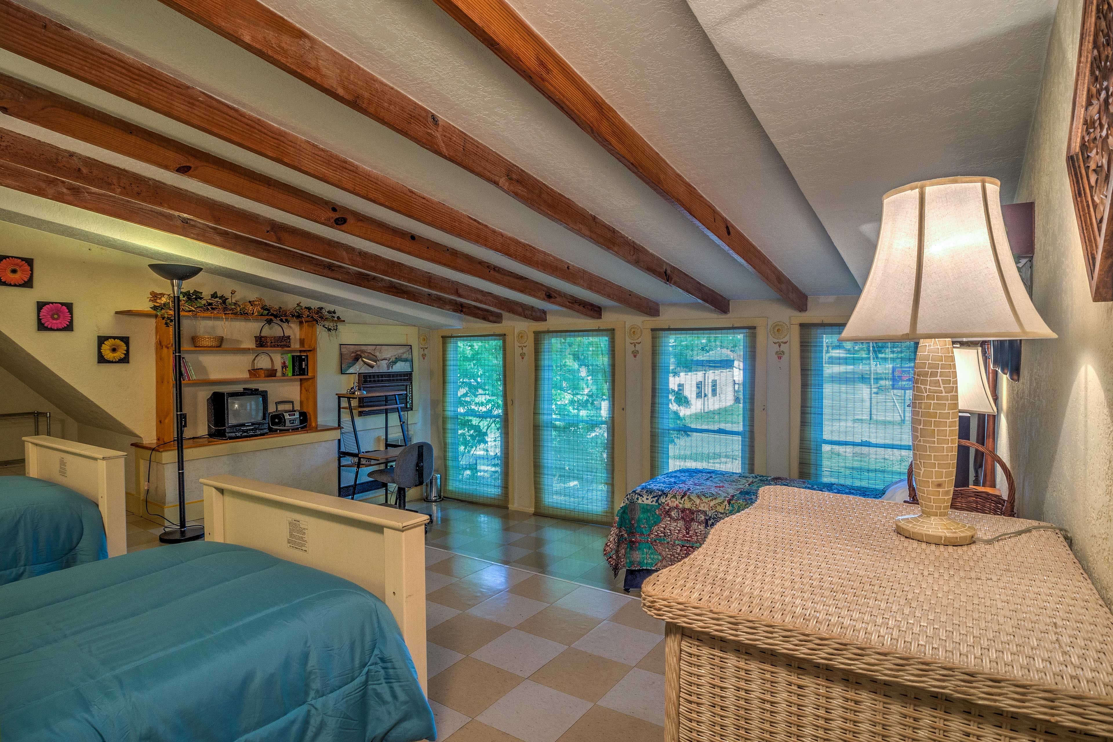 Bedroom 5 | 3 Twin Beds