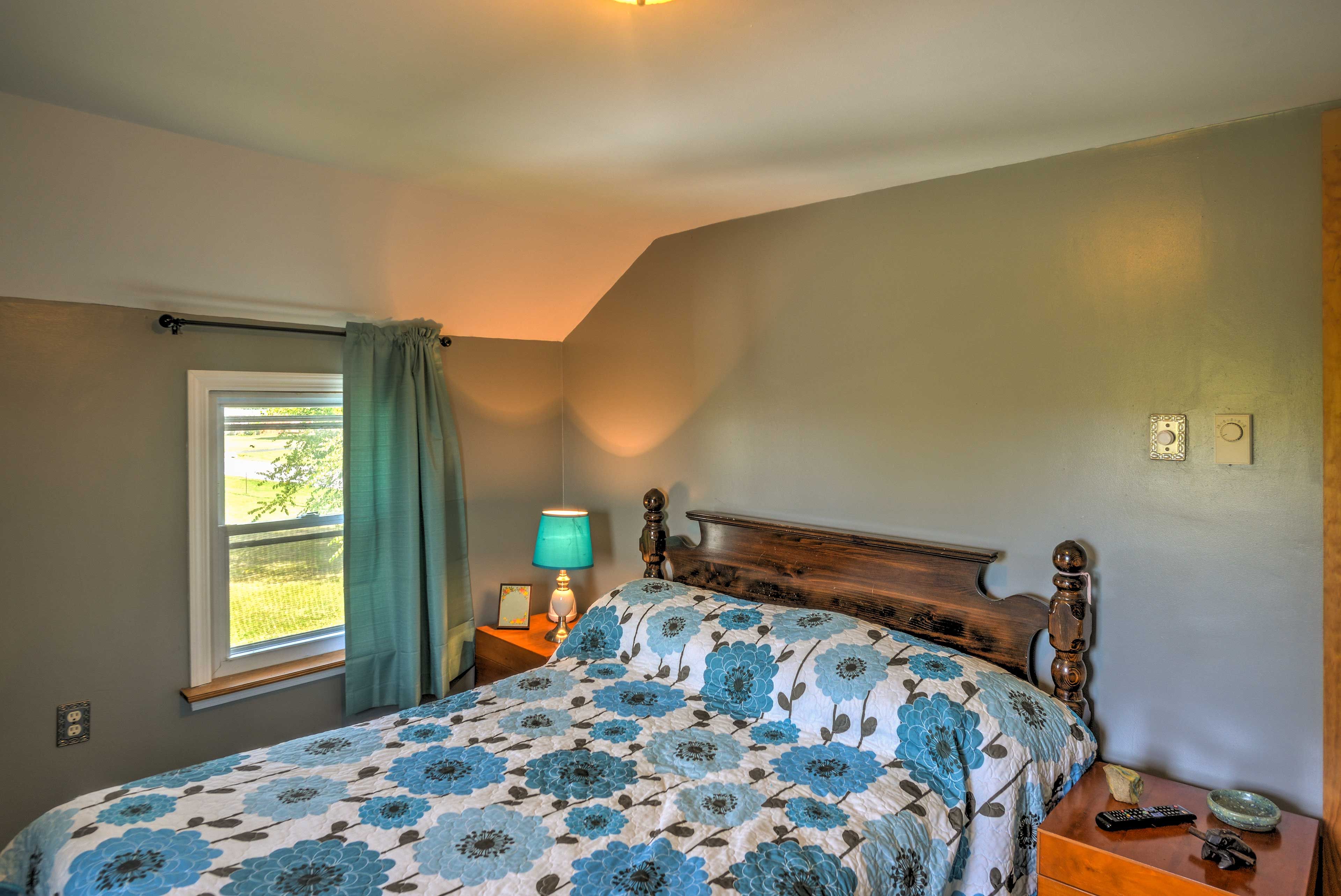This room now offers a queen-sized bed.