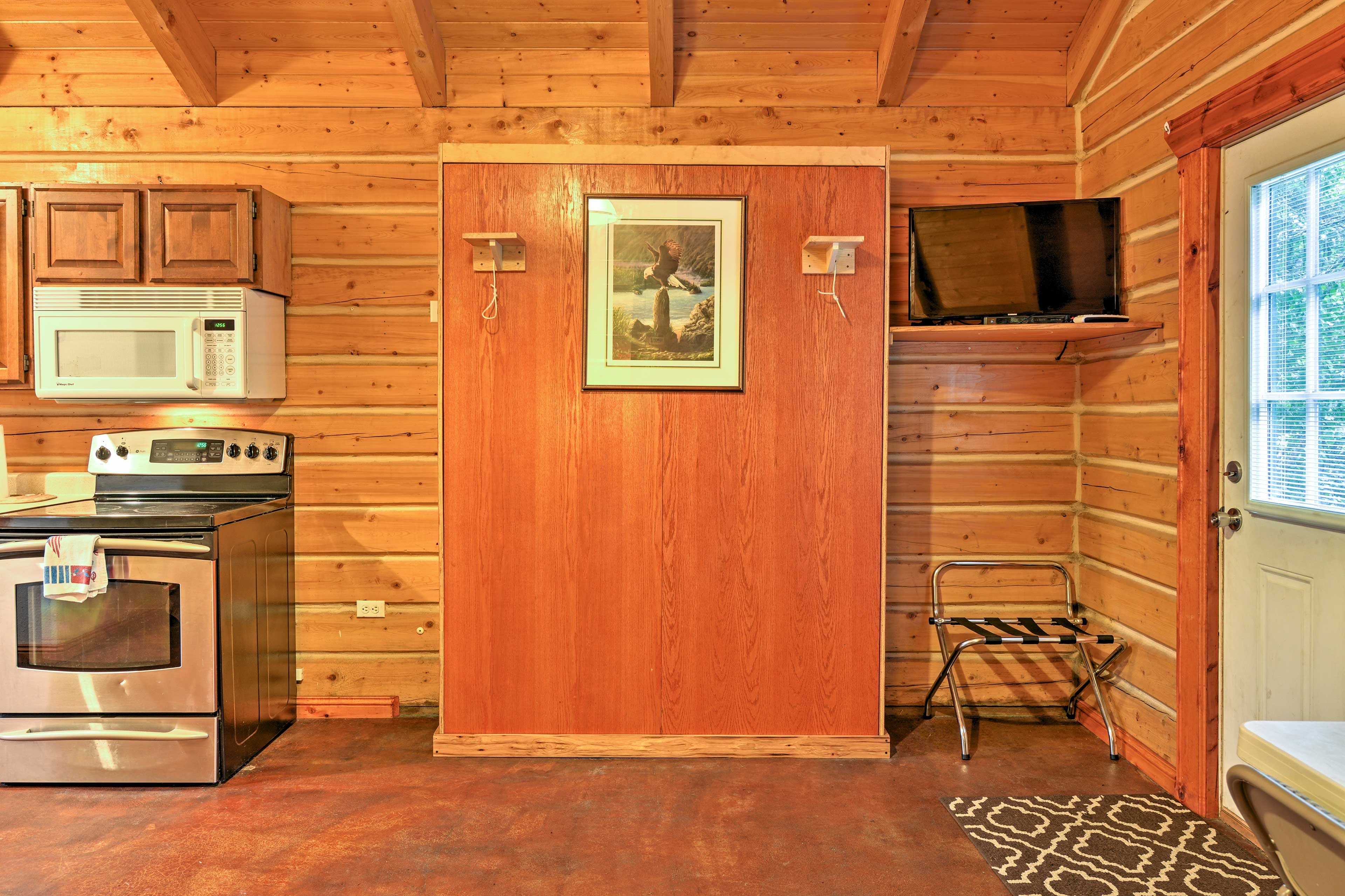 Studio | Flat-Screen Satellite TV