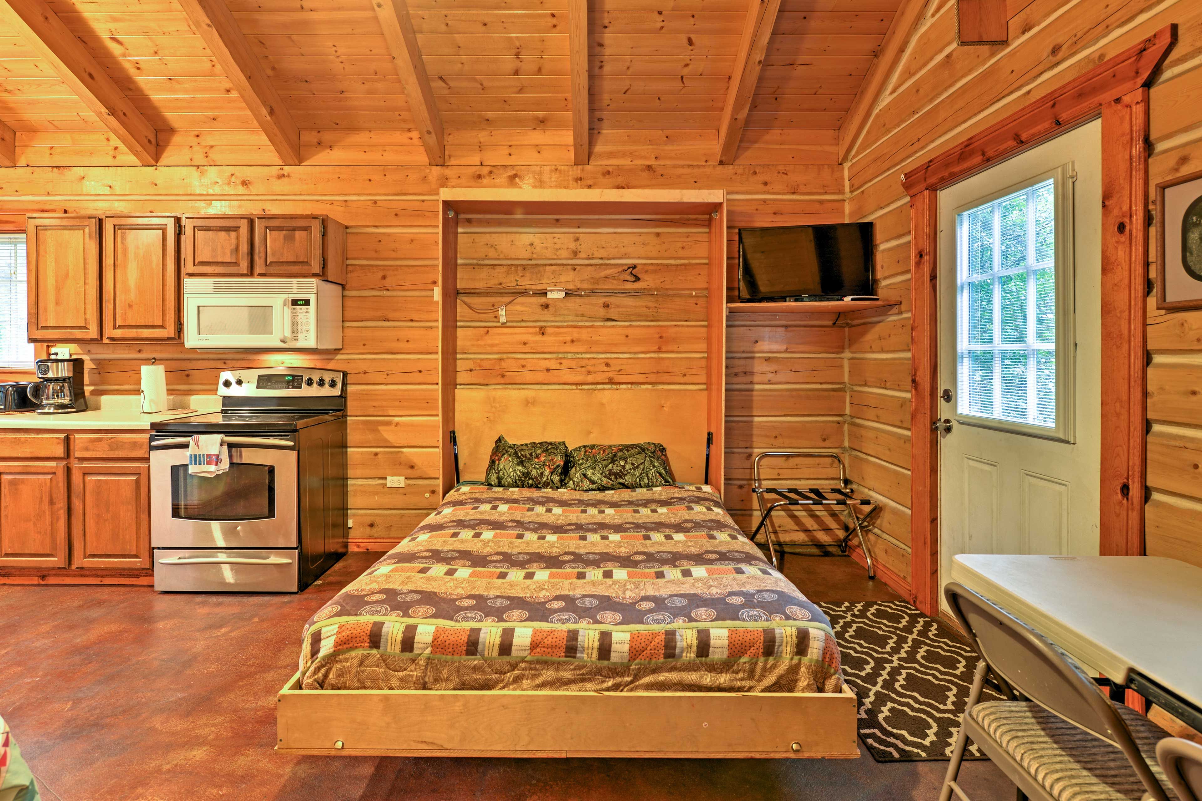 Studio | Queen Murphy Bed