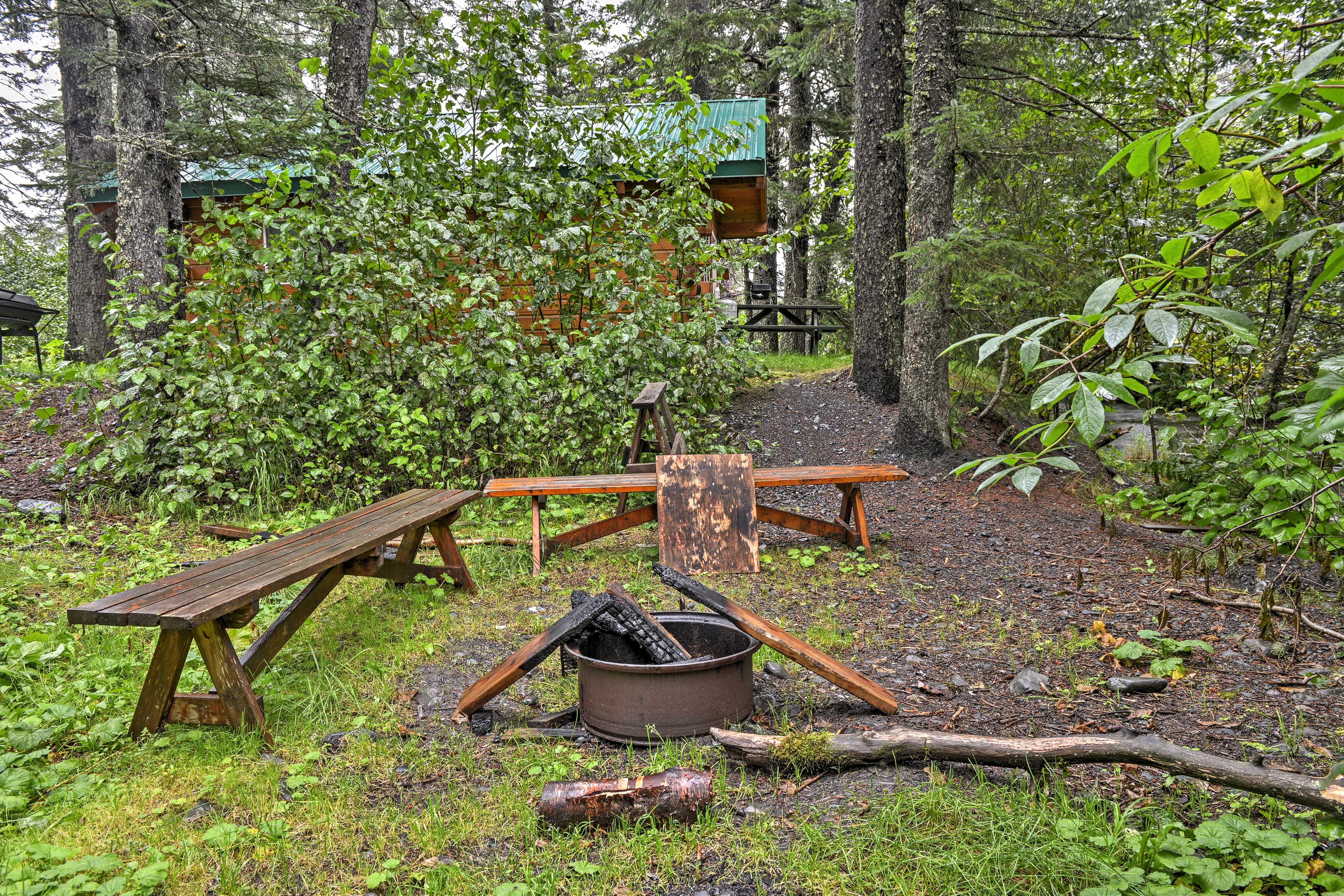 Cabin Exterior | Shared Fire Pit