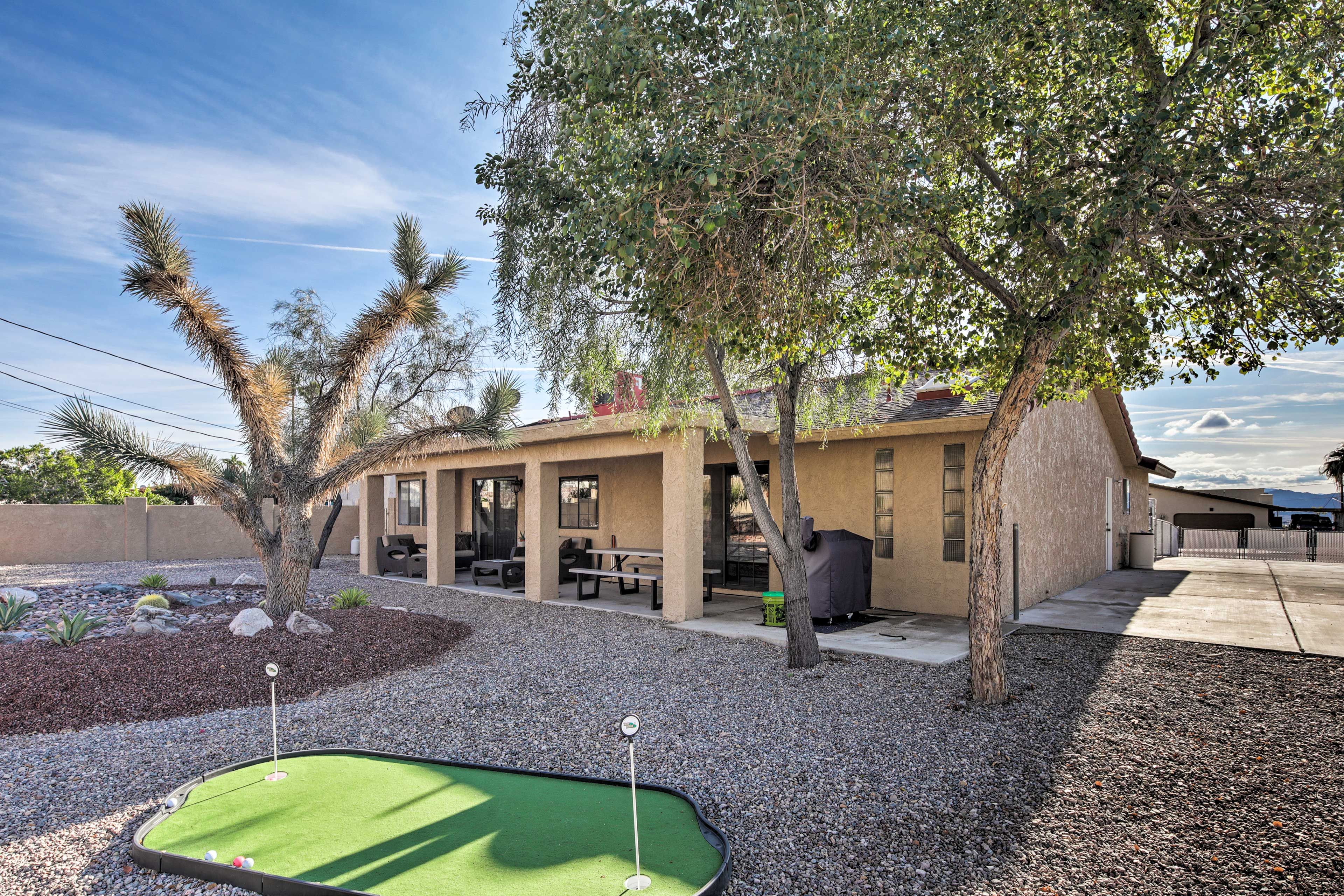 Private Backyard | Covered Patio